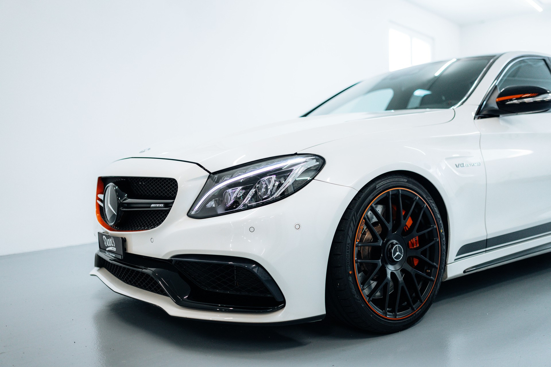 MERCEDES-BENZ C 63 S AMG Edition 1 Speedshift-showroom-element-3