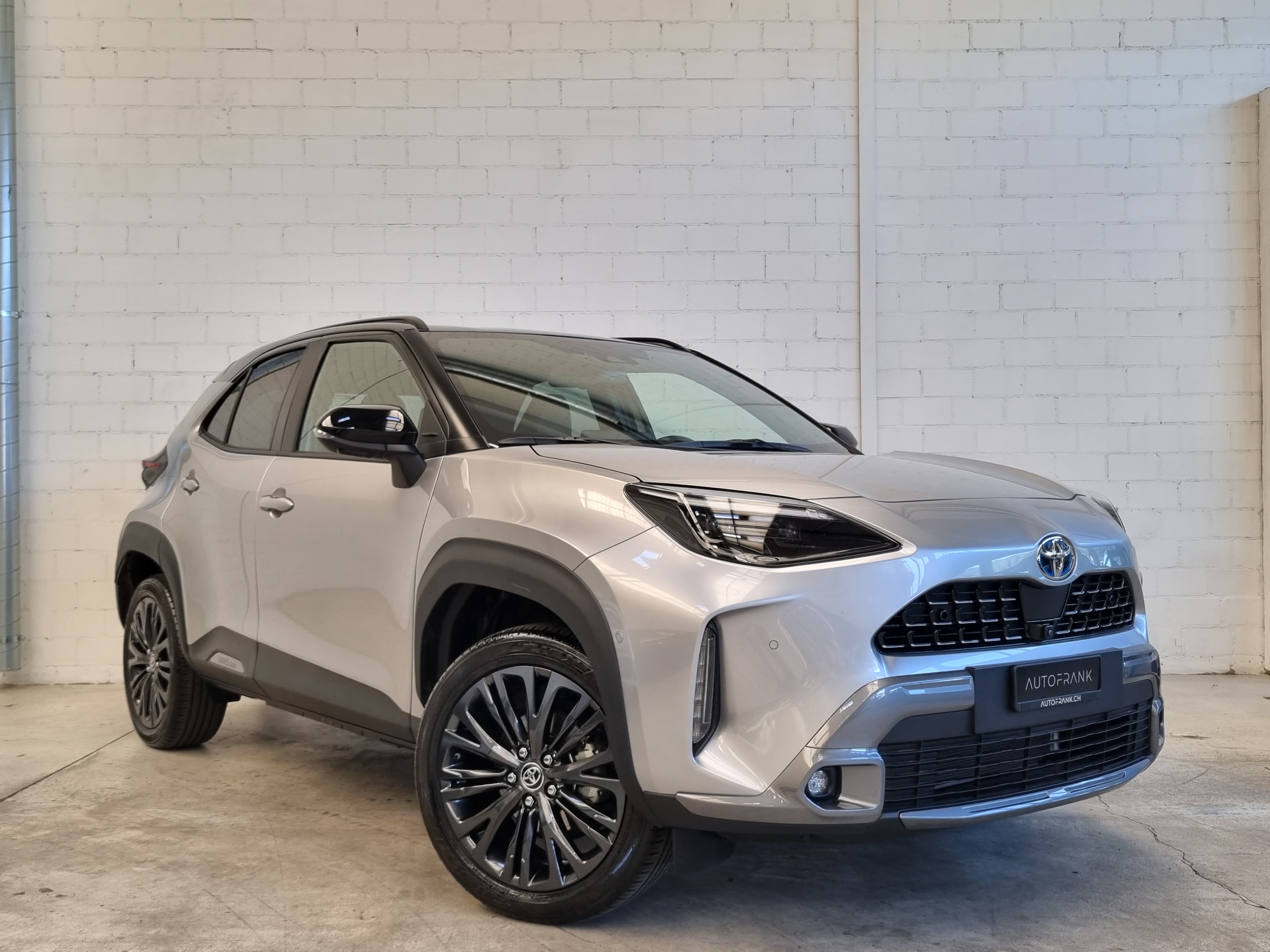 TOYOTA Yaris Cross 1.5 (SUV / Gelndewagen)