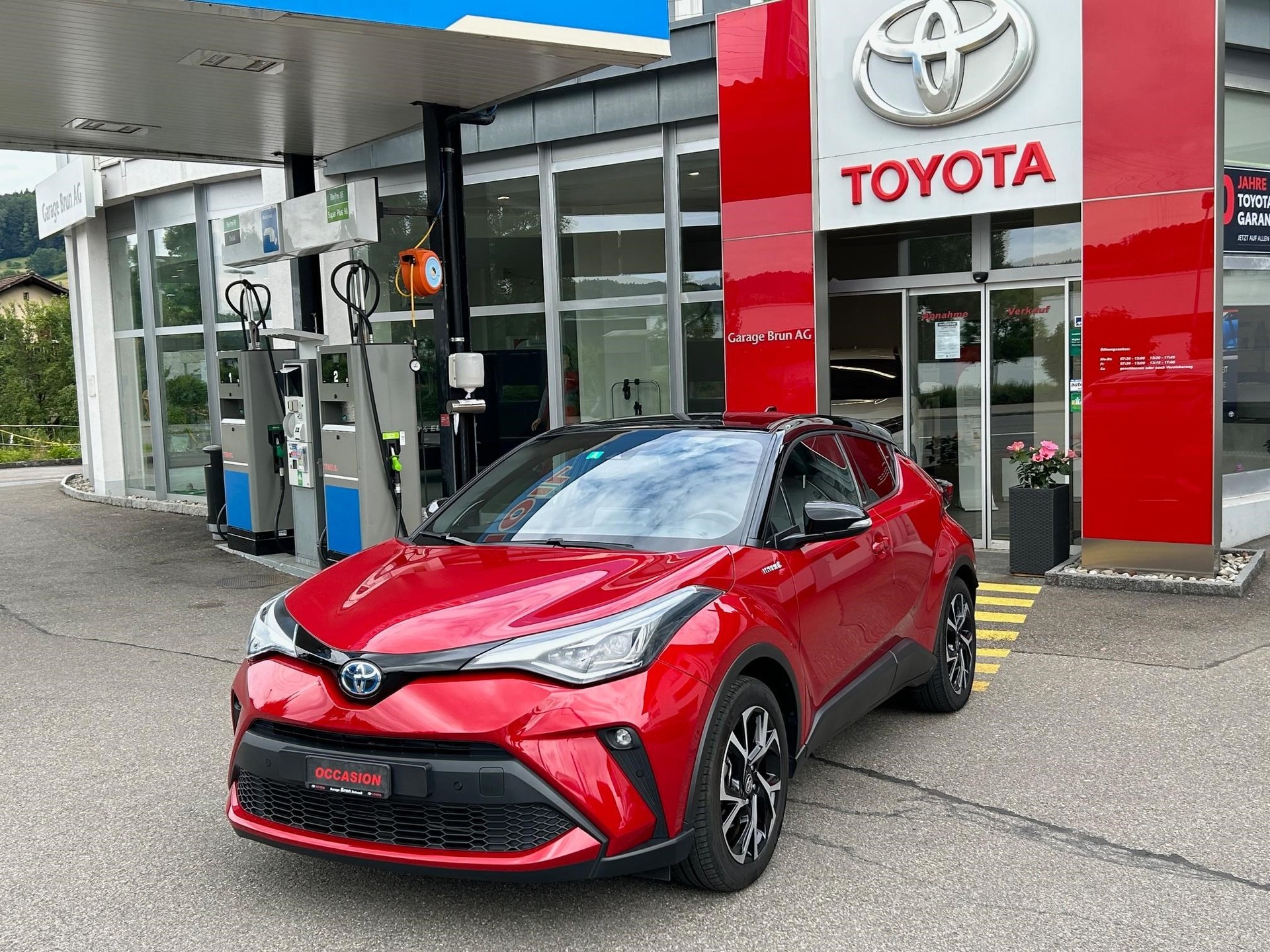 TOYOTA C-HR 2.0 VVTi HSD Trend
