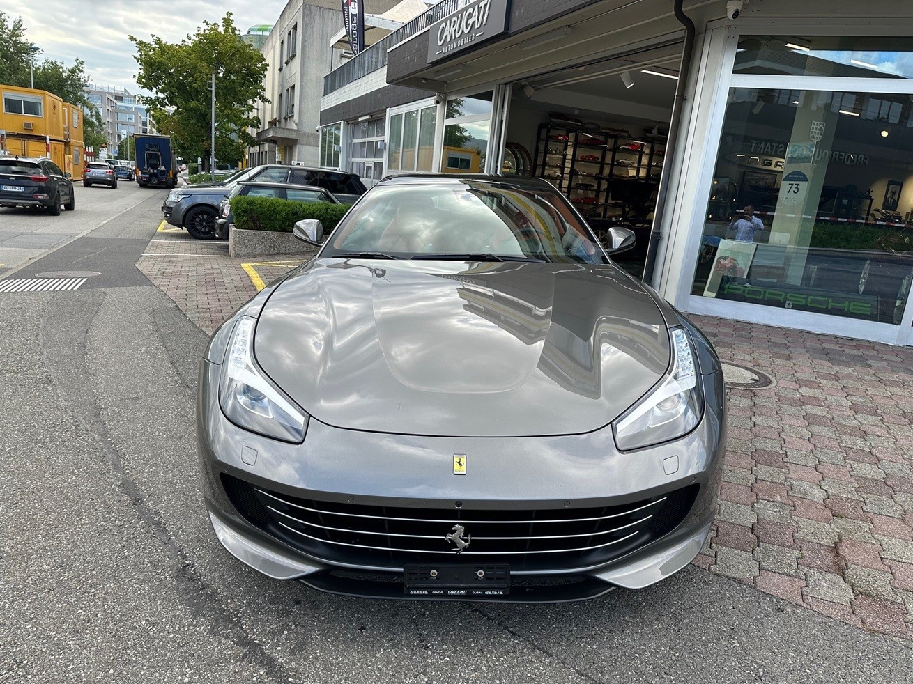 FERRARI GTC 4 Lusso-showroom-element-2