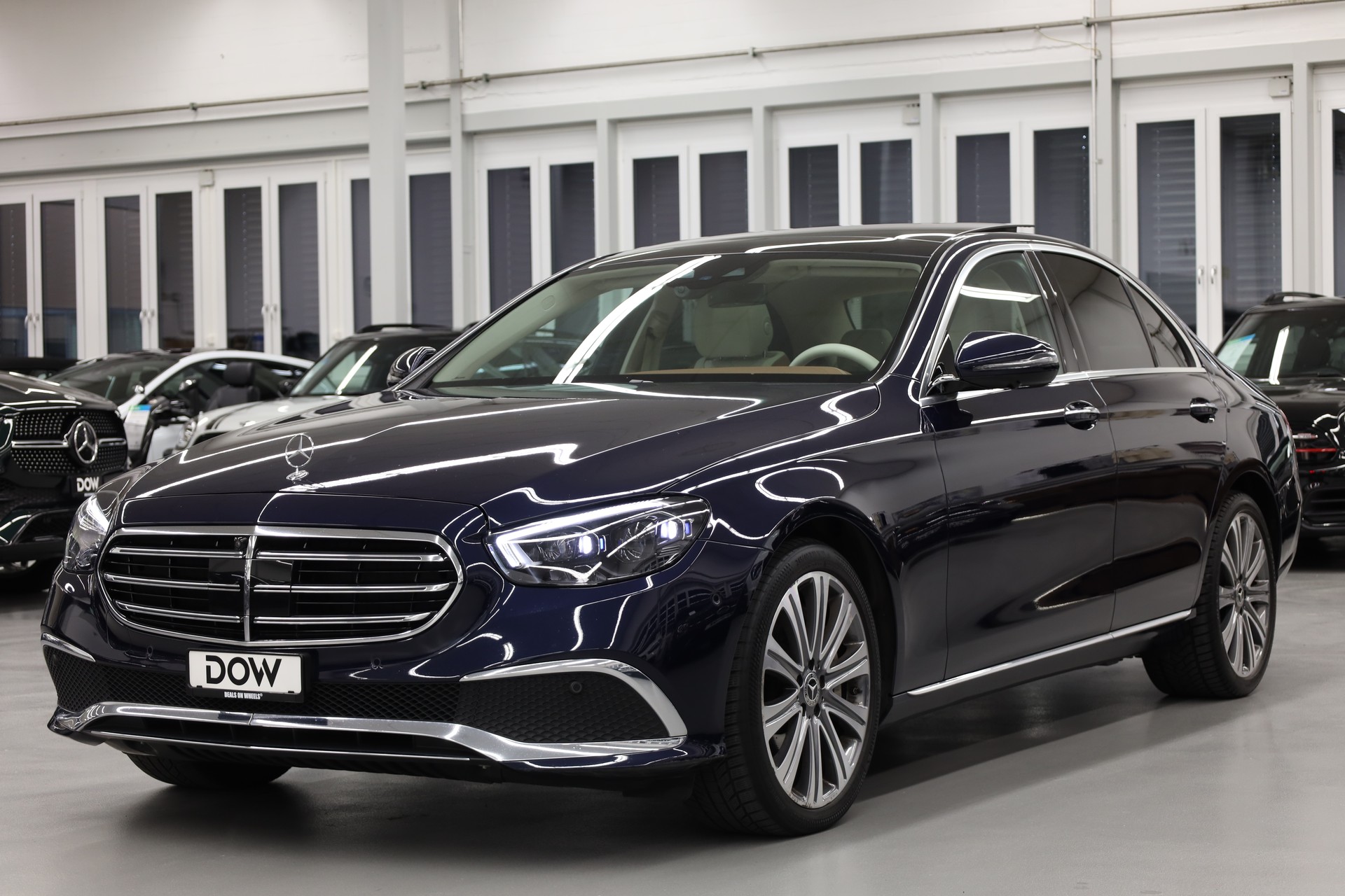 MERCEDES-BENZ E 450 Exclusive 4matic-showroom-element-1