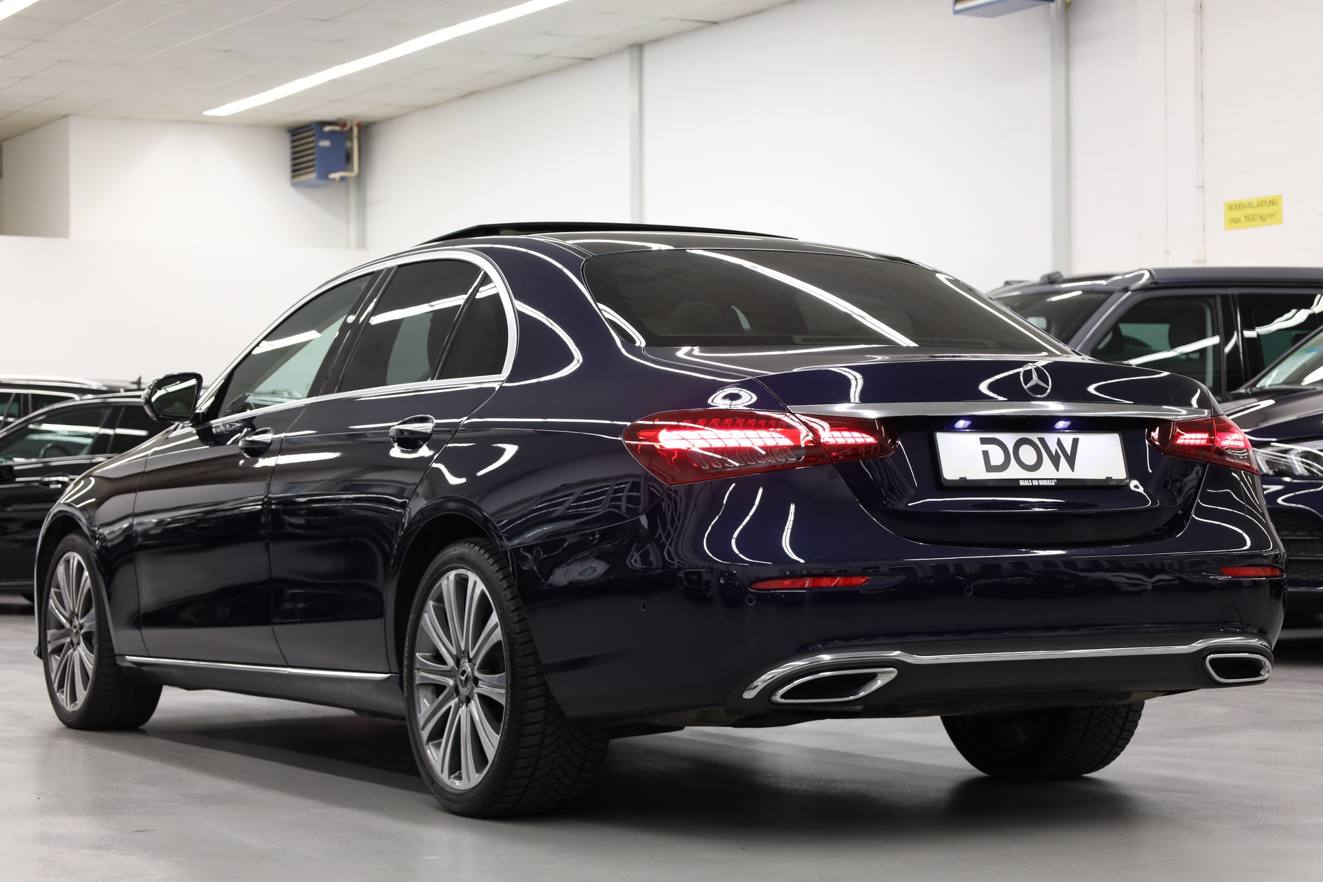 MERCEDES-BENZ E 450 Exclusive 4matic-showroom-element-3