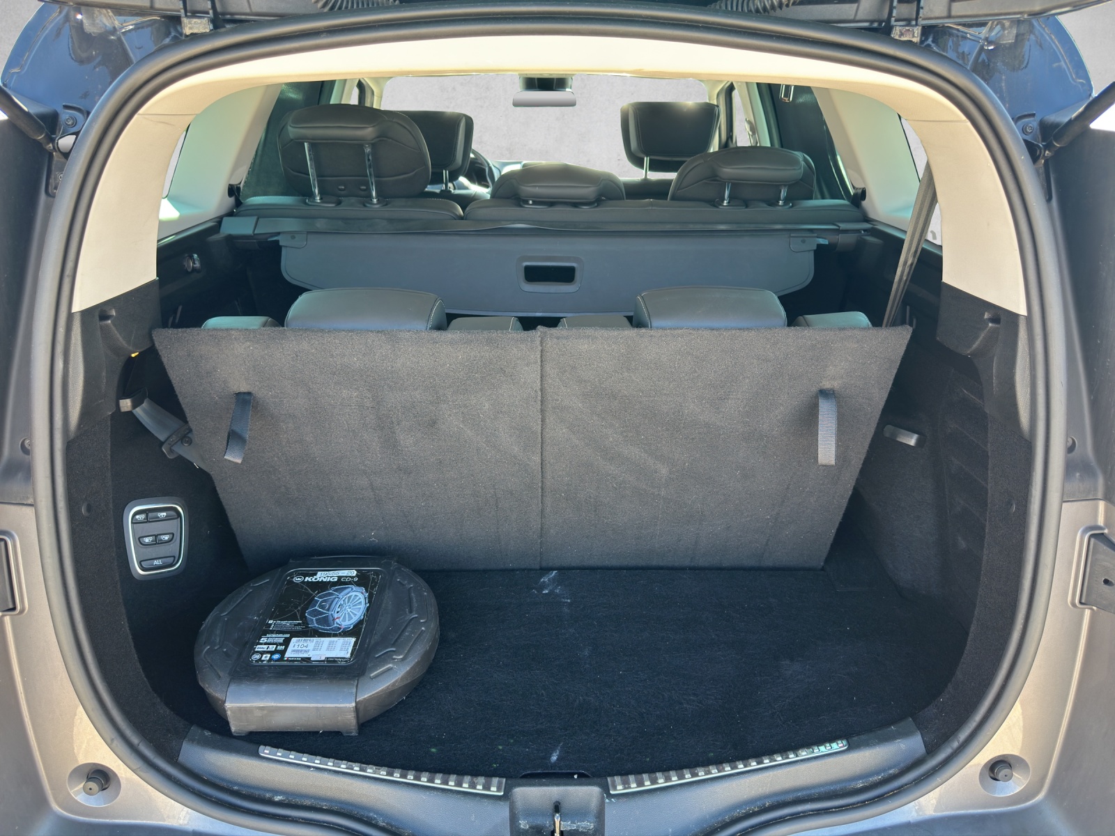 RENAULT Grand Scénic 1.6 dCi Initiale Paris EDC-image-18