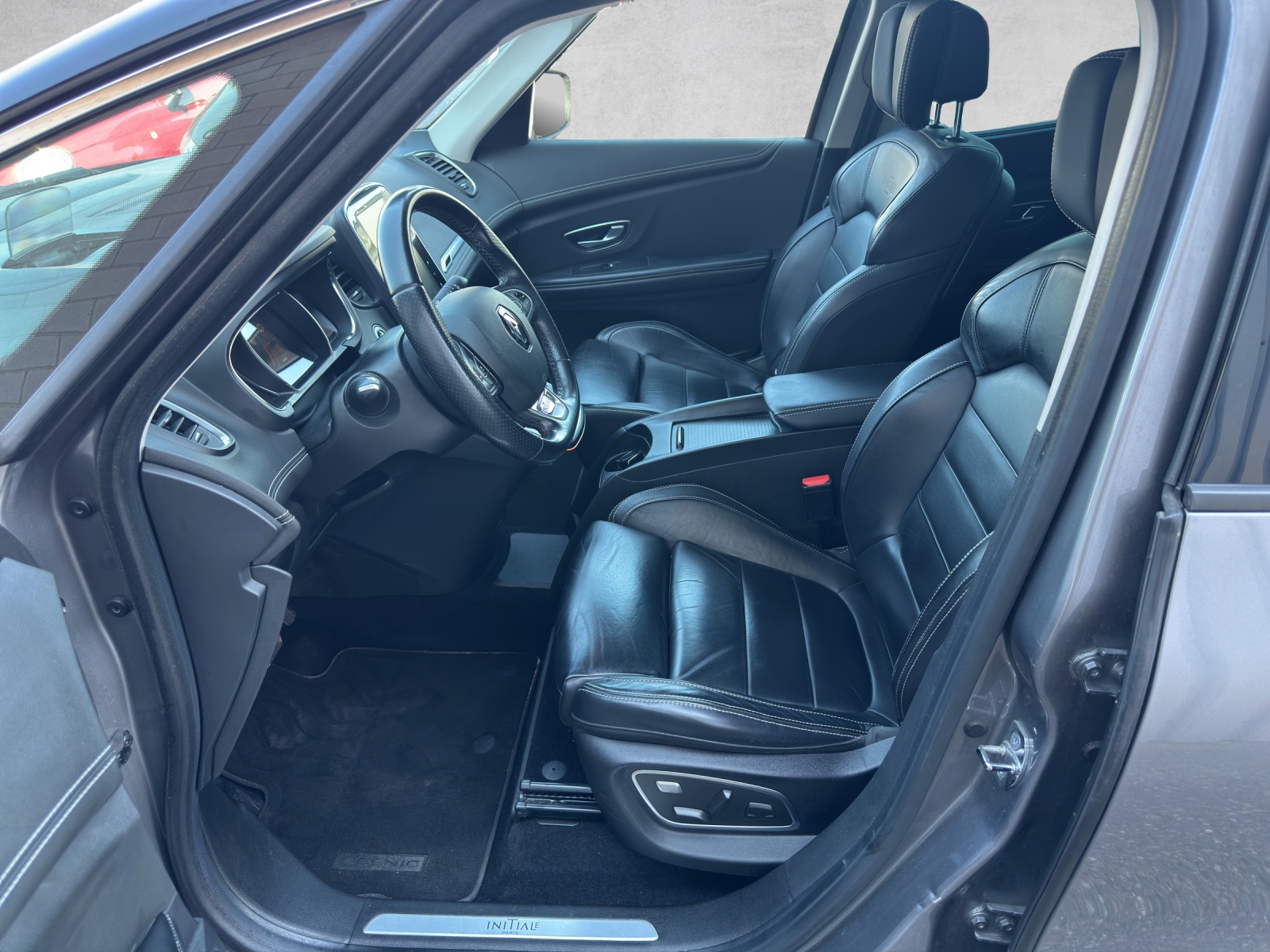 RENAULT Grand Scénic 1.6 dCi Initiale Paris EDC-image-6