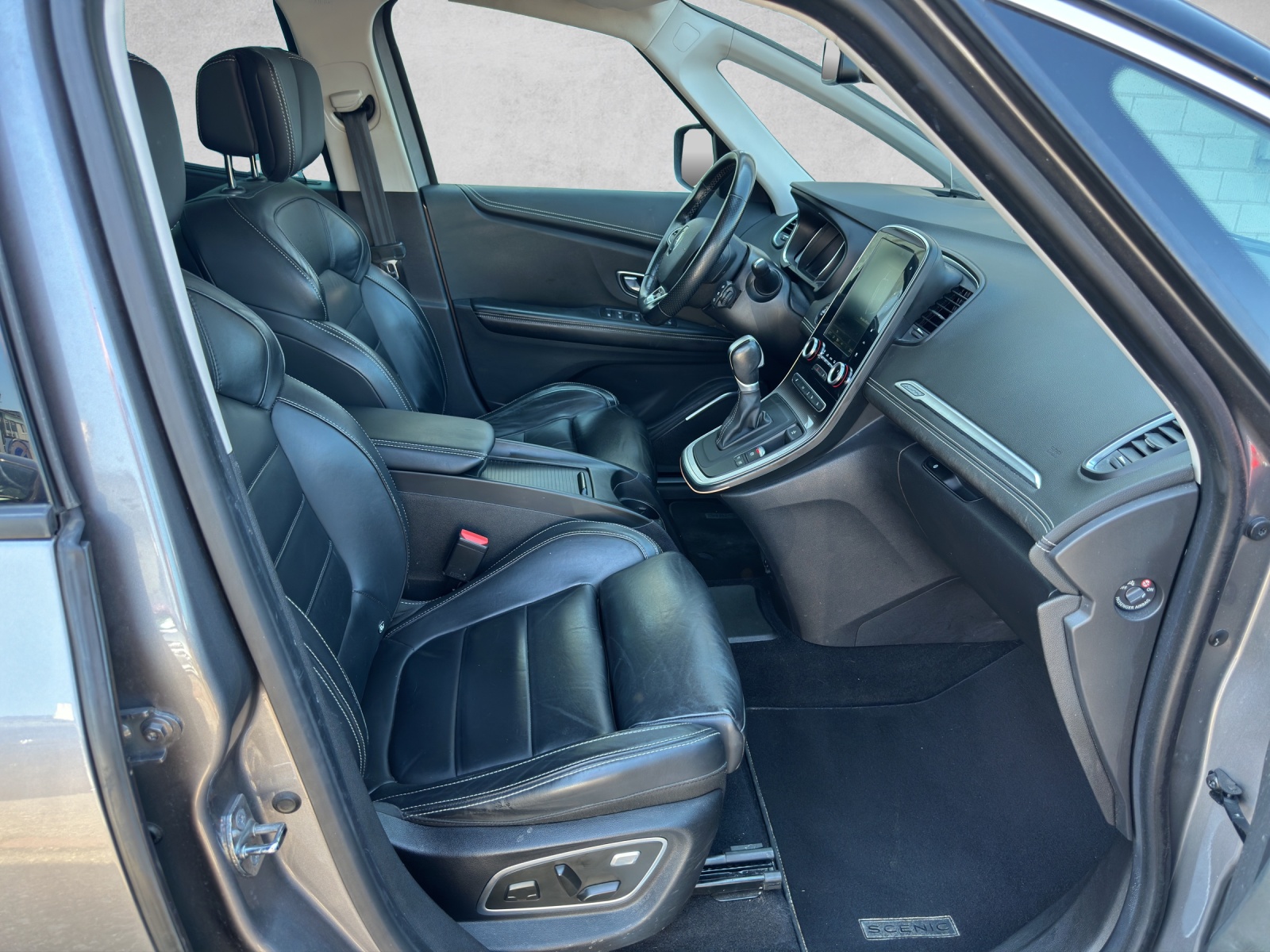 RENAULT Grand Scénic 1.6 dCi Initiale Paris EDC-image-12
