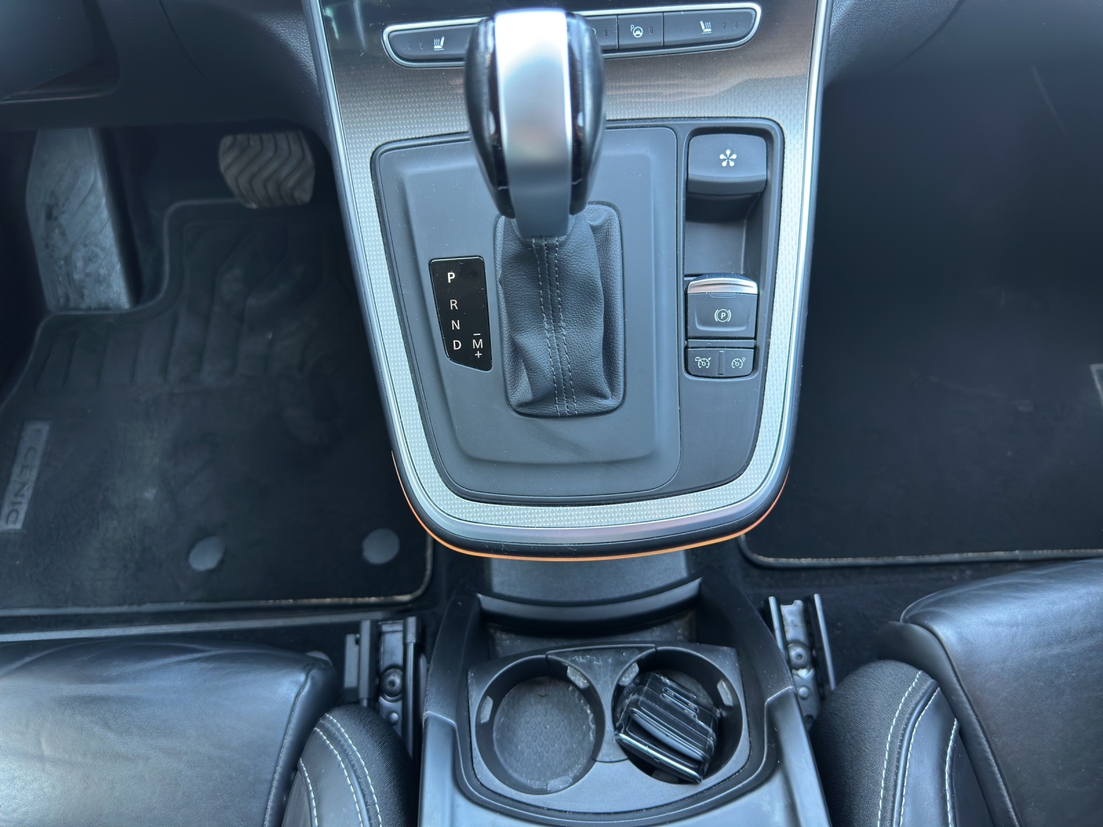 RENAULT Grand Scénic 1.6 dCi Initiale Paris EDC-image-11