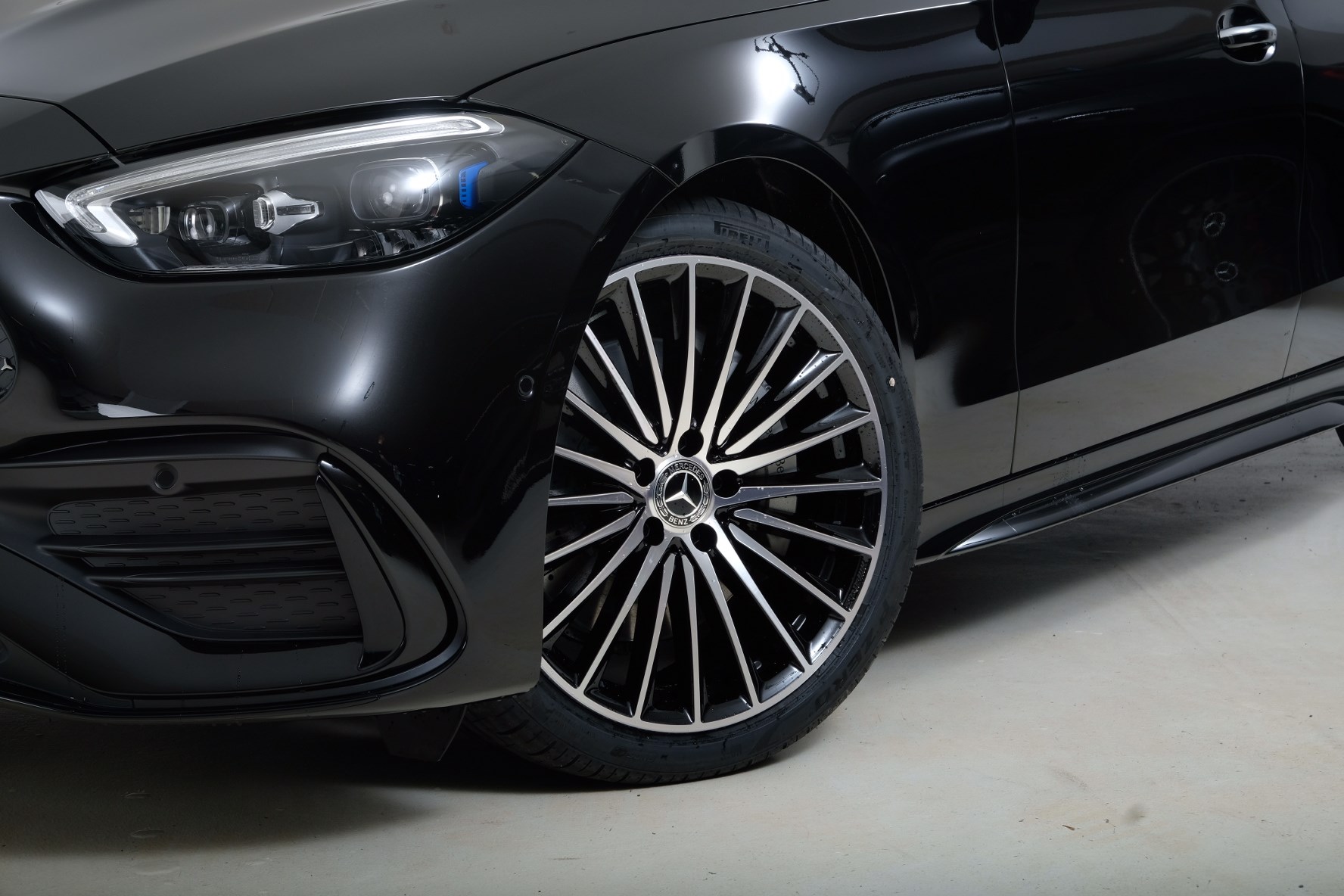 MERCEDES-BENZ C 220 d T 4 Matic Swiss Star-image-1
