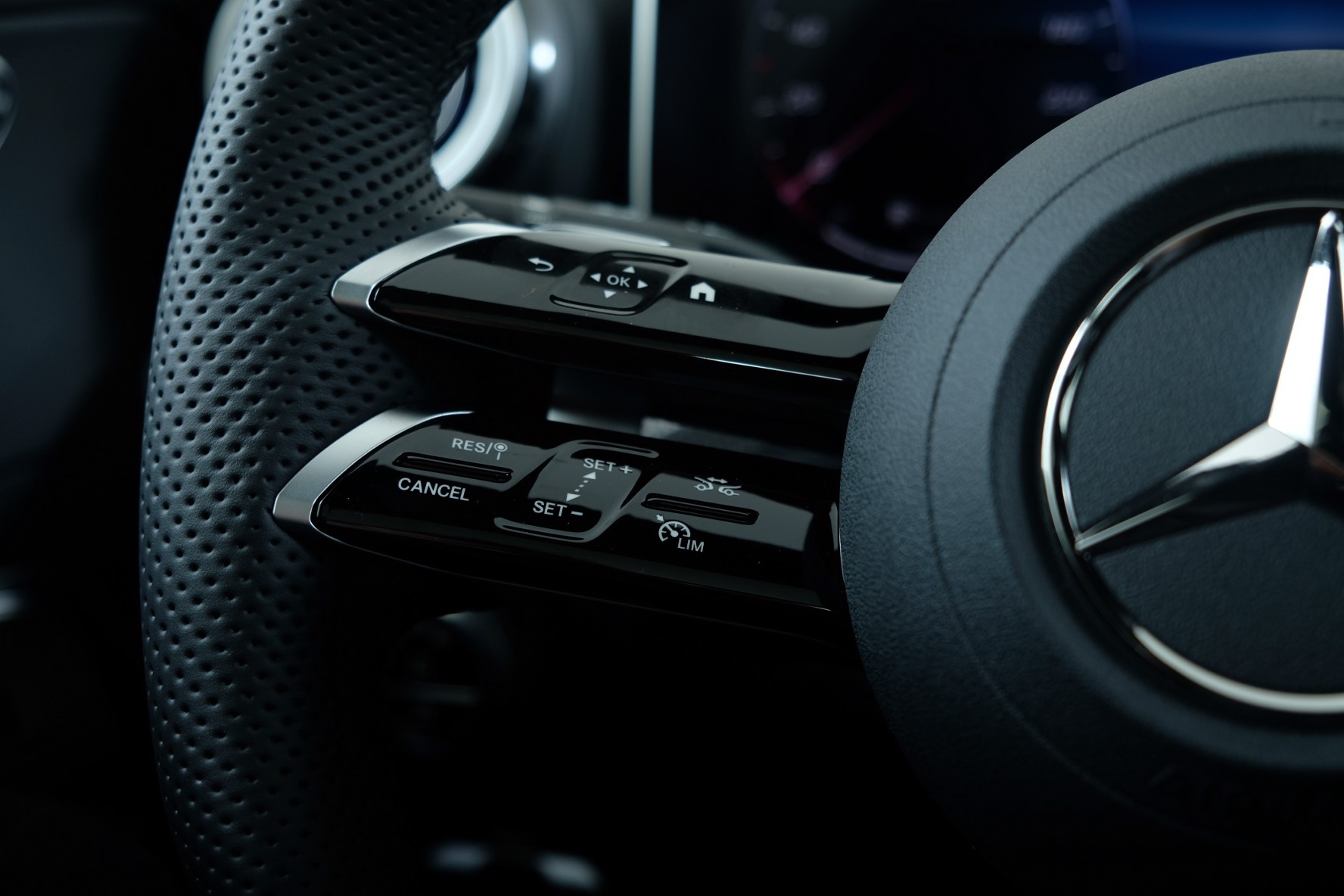 MERCEDES-BENZ C 220 d T 4 Matic Swiss Star-image-22