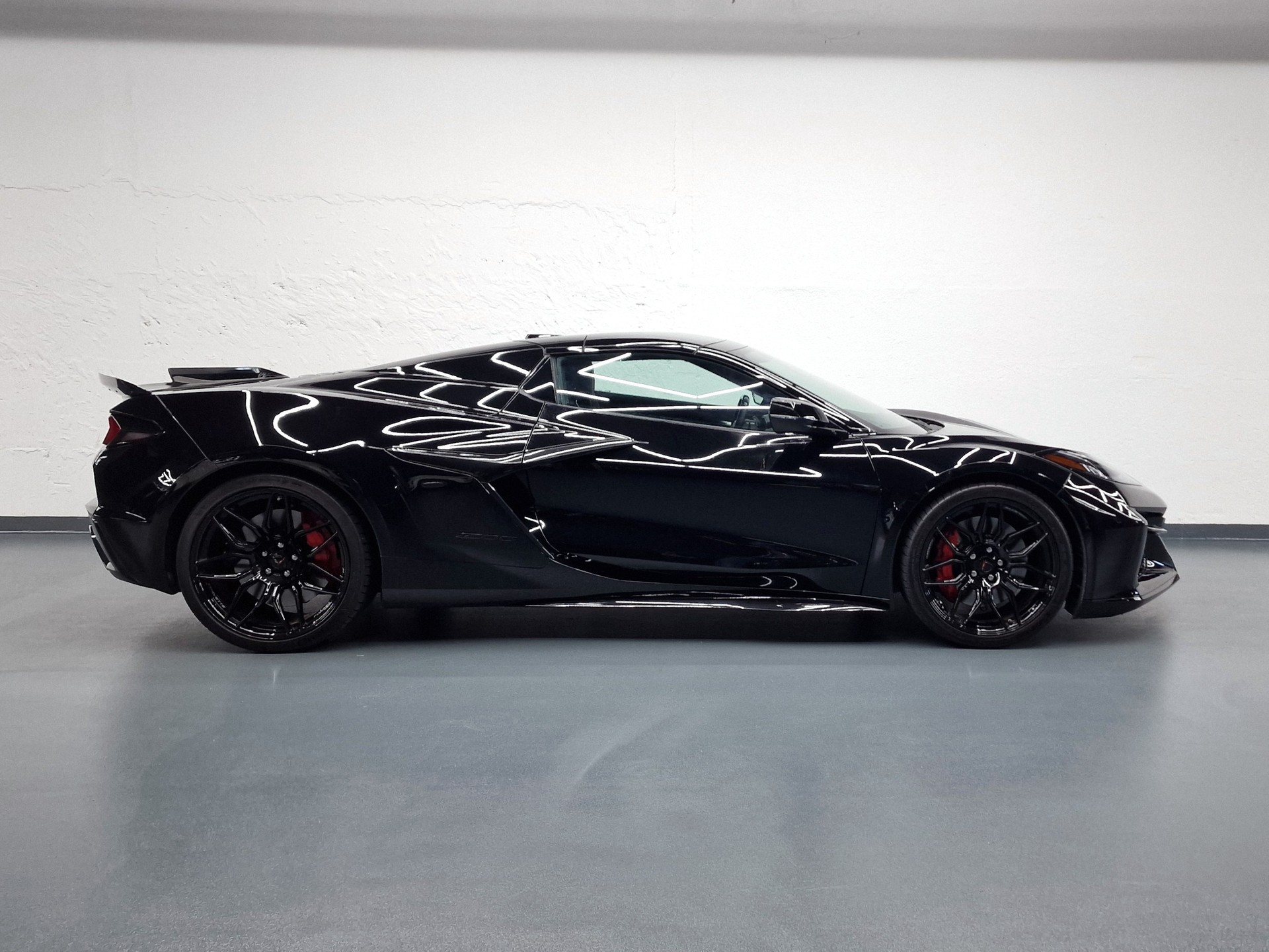 CHEVROLET CORVETTE Z06-showroom-element-3