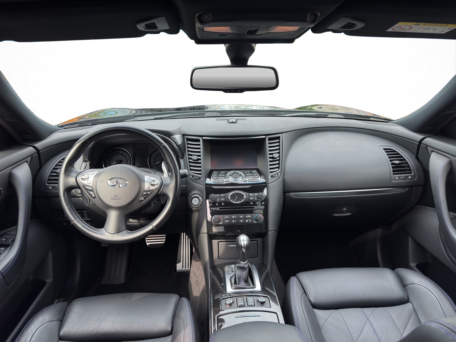 INFINITI QX70 3.7 S Premium AWD Automatic-image-11