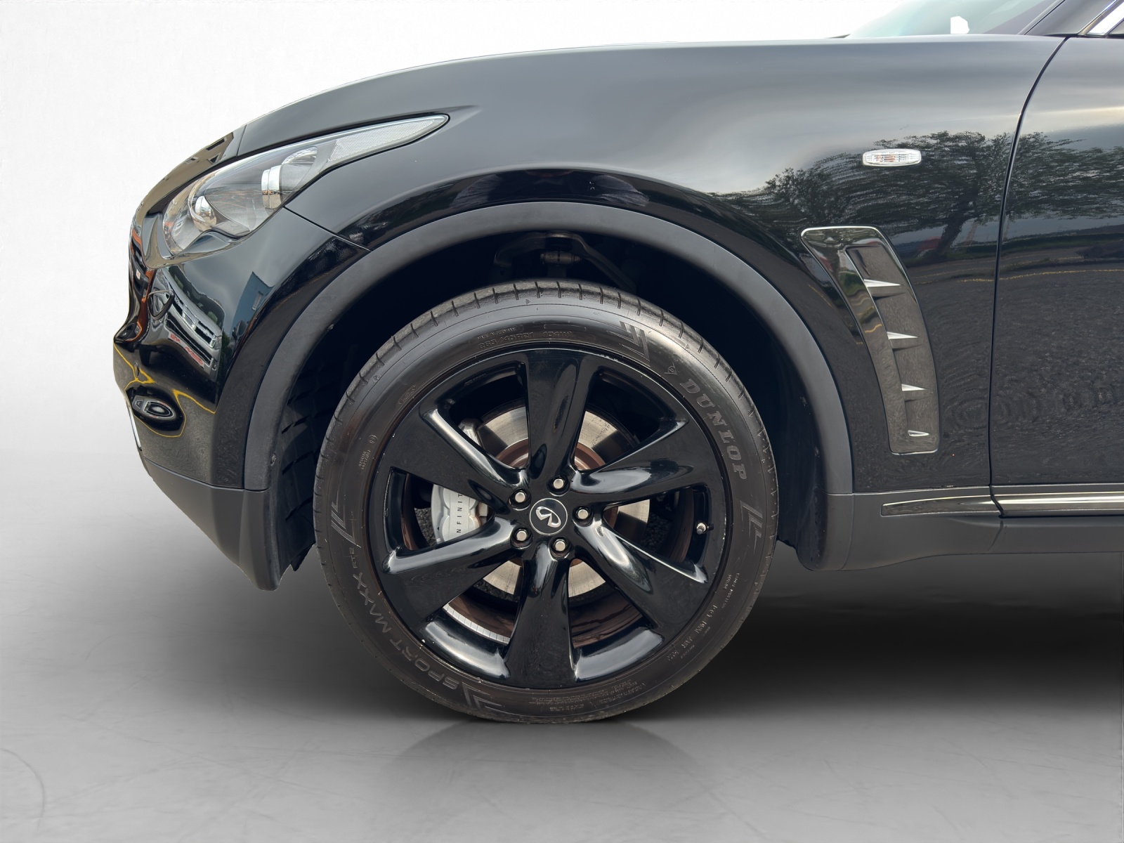 INFINITI QX70 3.7 S Premium AWD Automatic-image-16