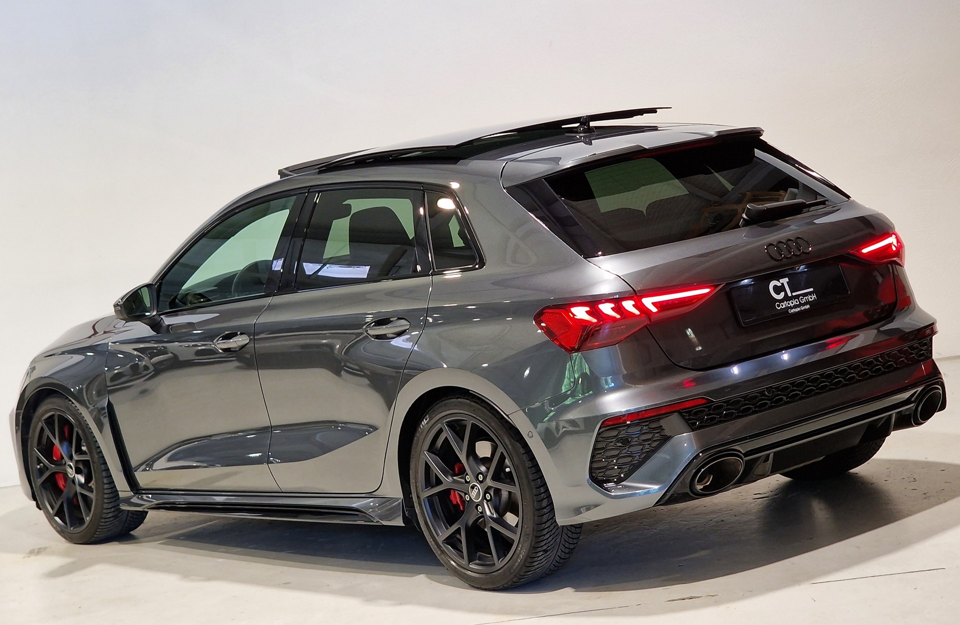 AUDI RS3 Sportback 2.5 TSI quattro S-tronic-showroom-element-2
