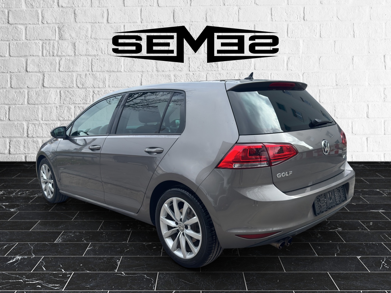 VW Golf 2.0 TDI Highline DSG-showroom-element-2