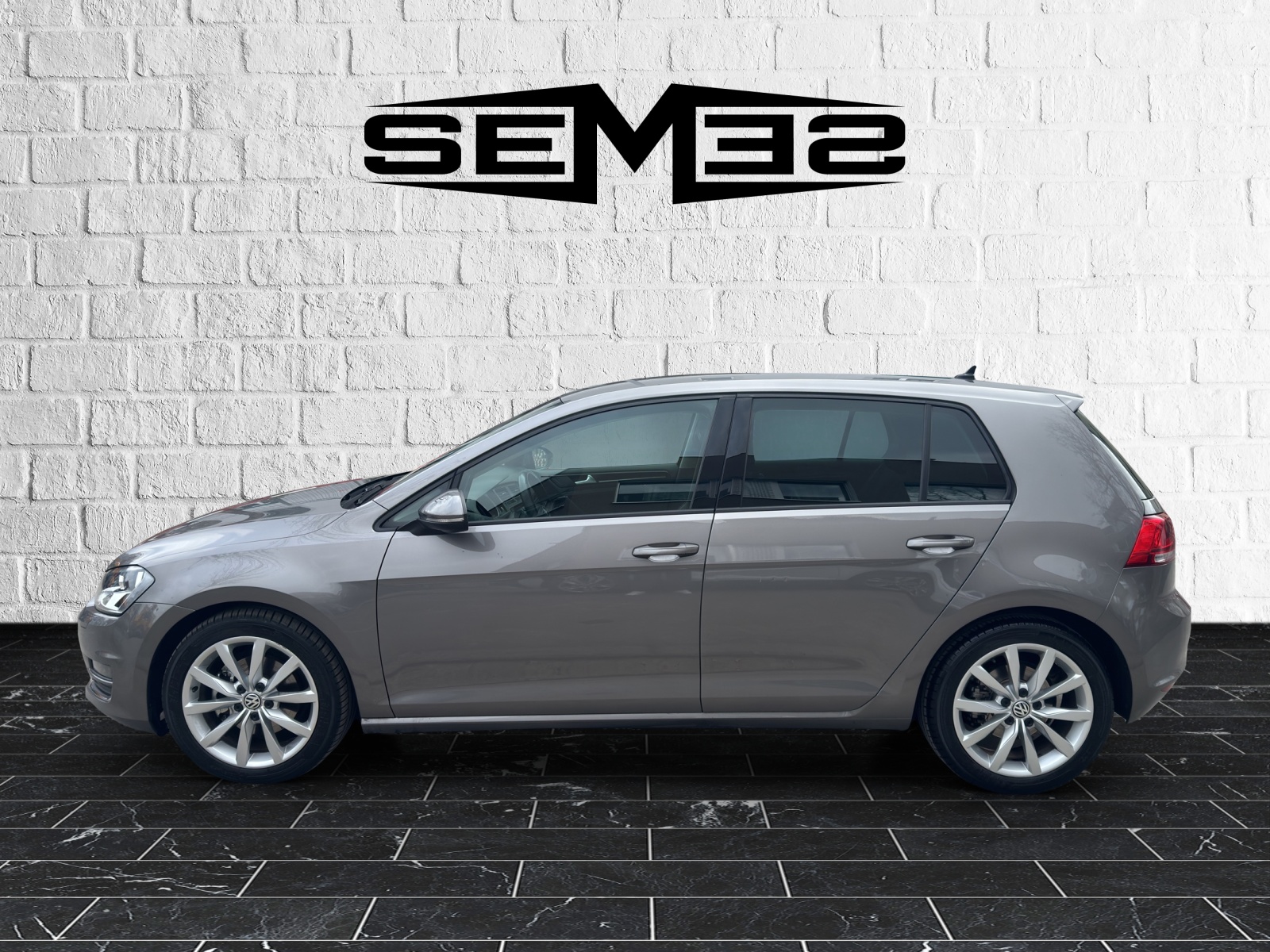 VW Golf 2.0 TDI Highline DSG-showroom-element-1