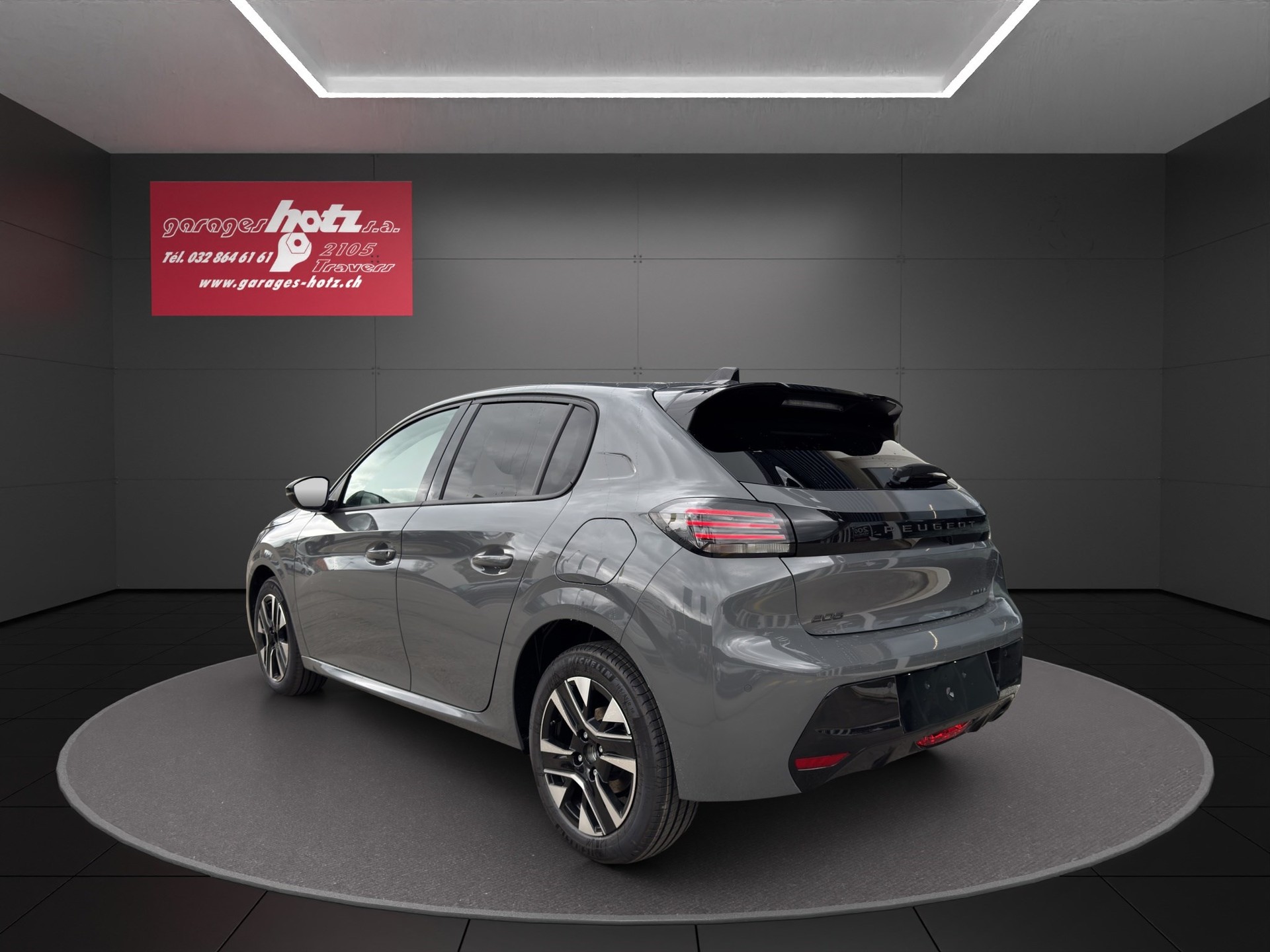 PEUGEOT 208 1.2 MHEV 100 Allure Premium-showroom-element-3