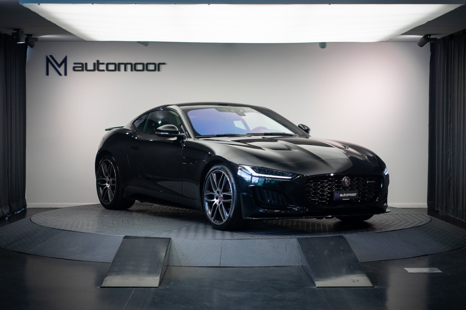 JAGUAR F-TYPE Coupé 2.0 I4 R-Dynamic Black *Modell 2021* *Merdian Soundsystem* *Panorama*-showroom-element-2