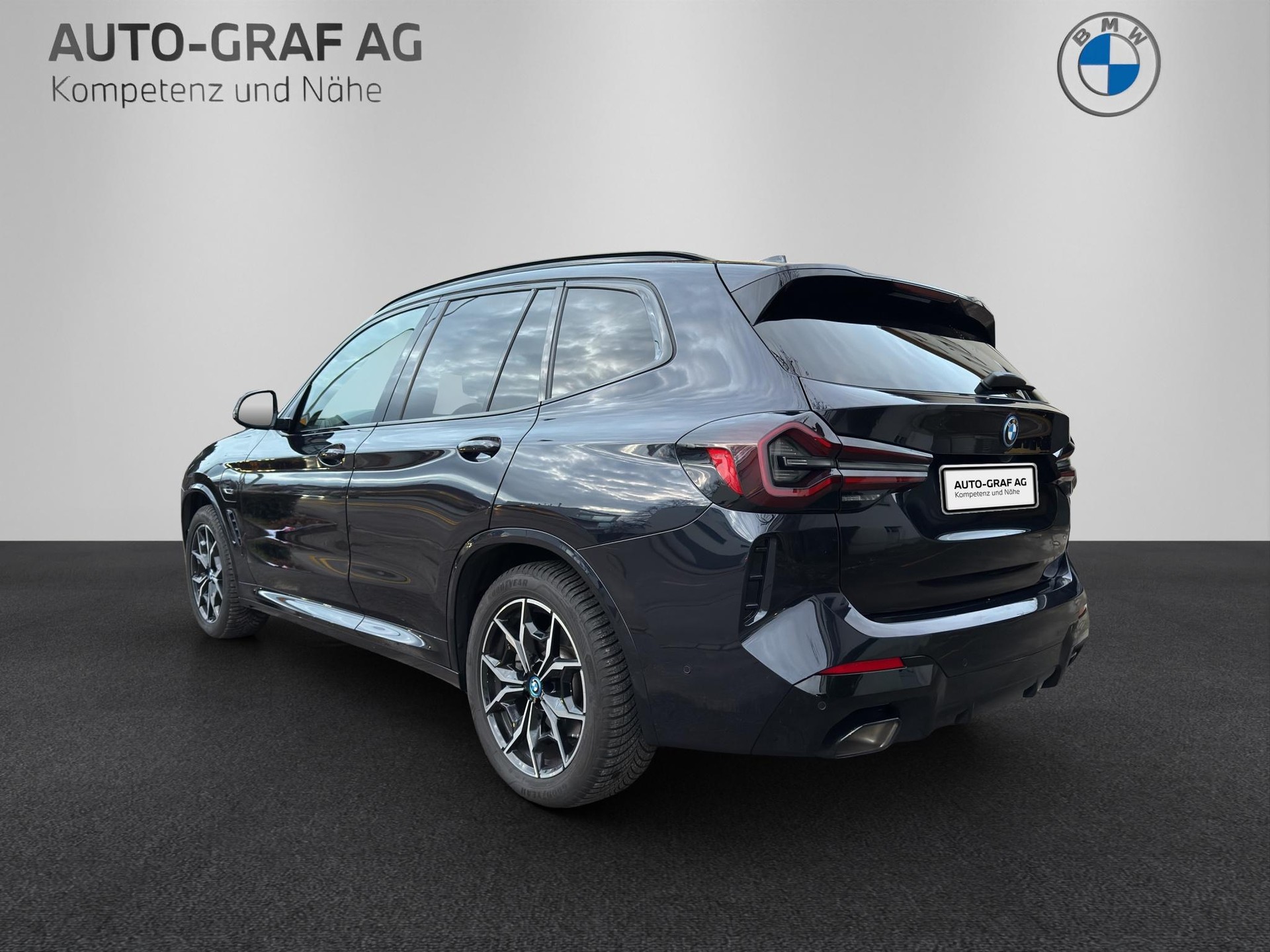 BMW X3 xDrive 30e M Sport-showroom-element-2
