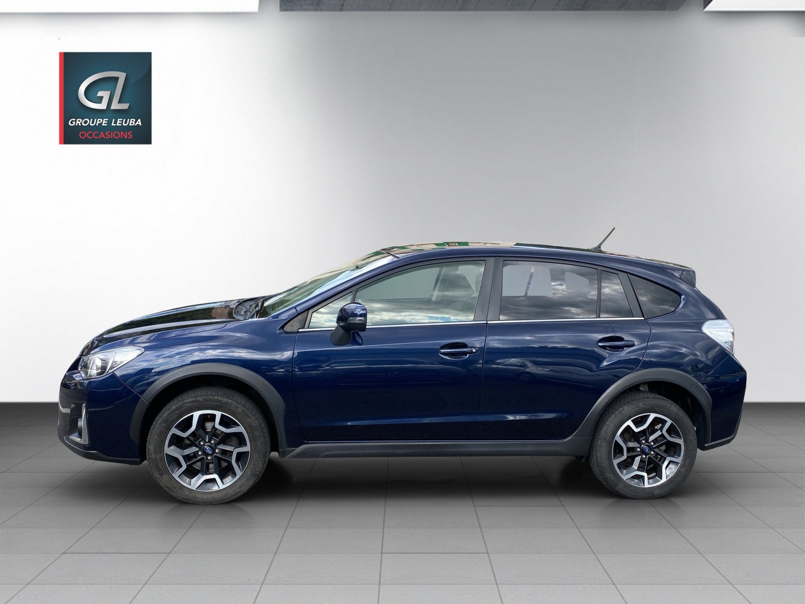 SUBARU XV 2.0 Swiss Three-showroom-element-2