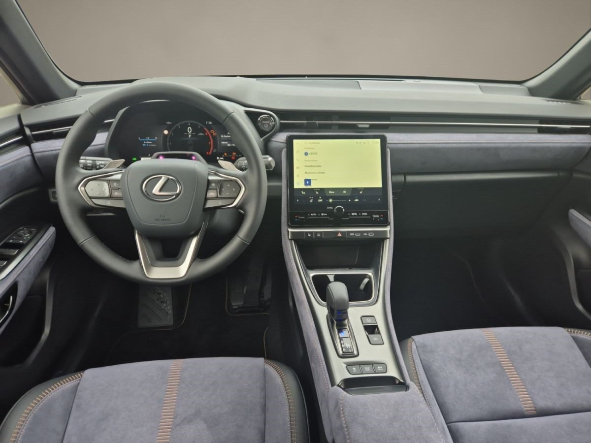 LEXUS LBX 1.5 Hybrid Cool AWD-image-10