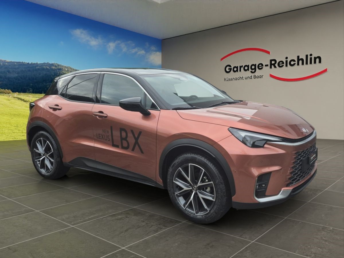 LEXUS LBX 1.5 Hybrid Cool AWD-image-6