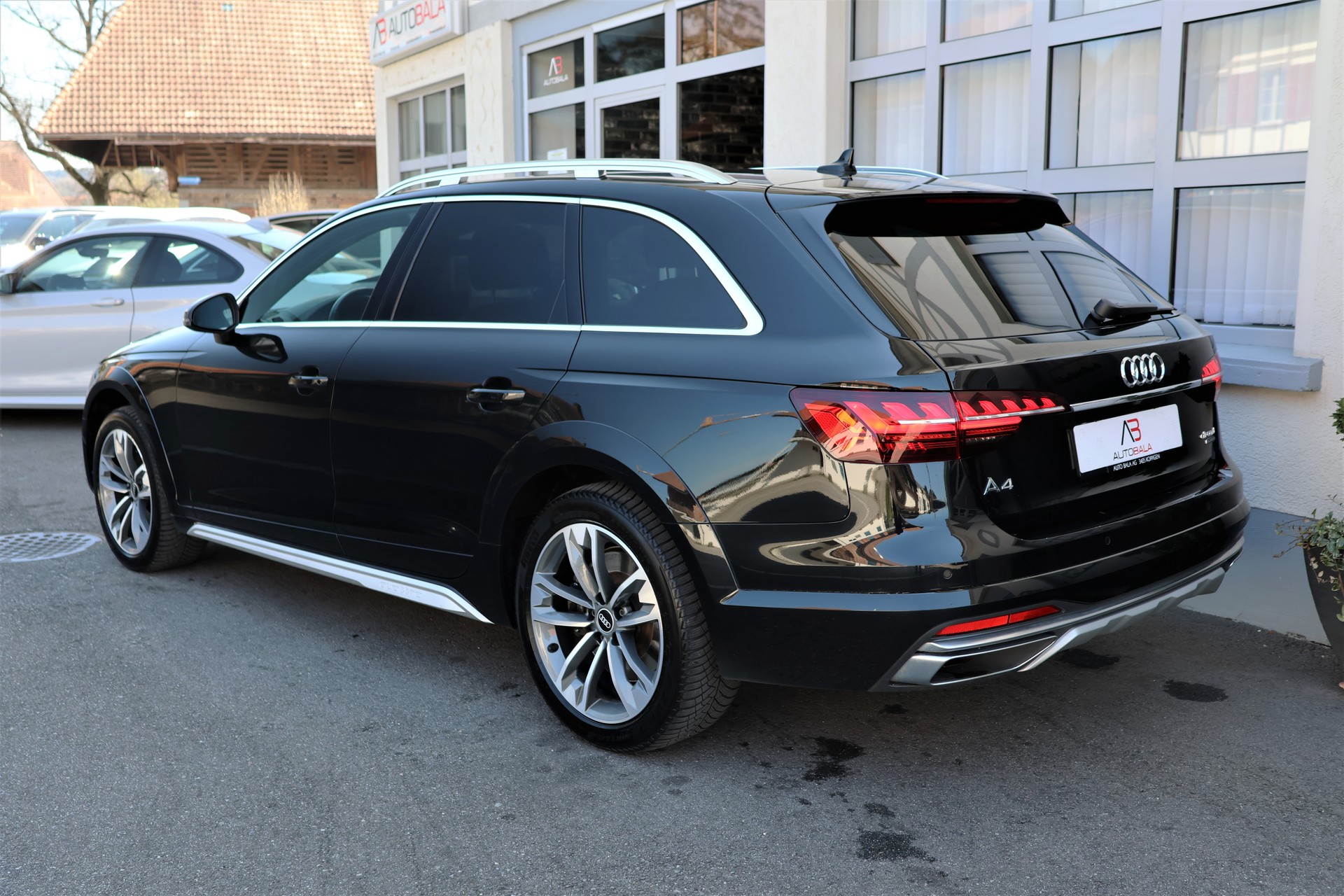 AUDI A4 allroad 45 TFSI quattro S-tronic-image-4