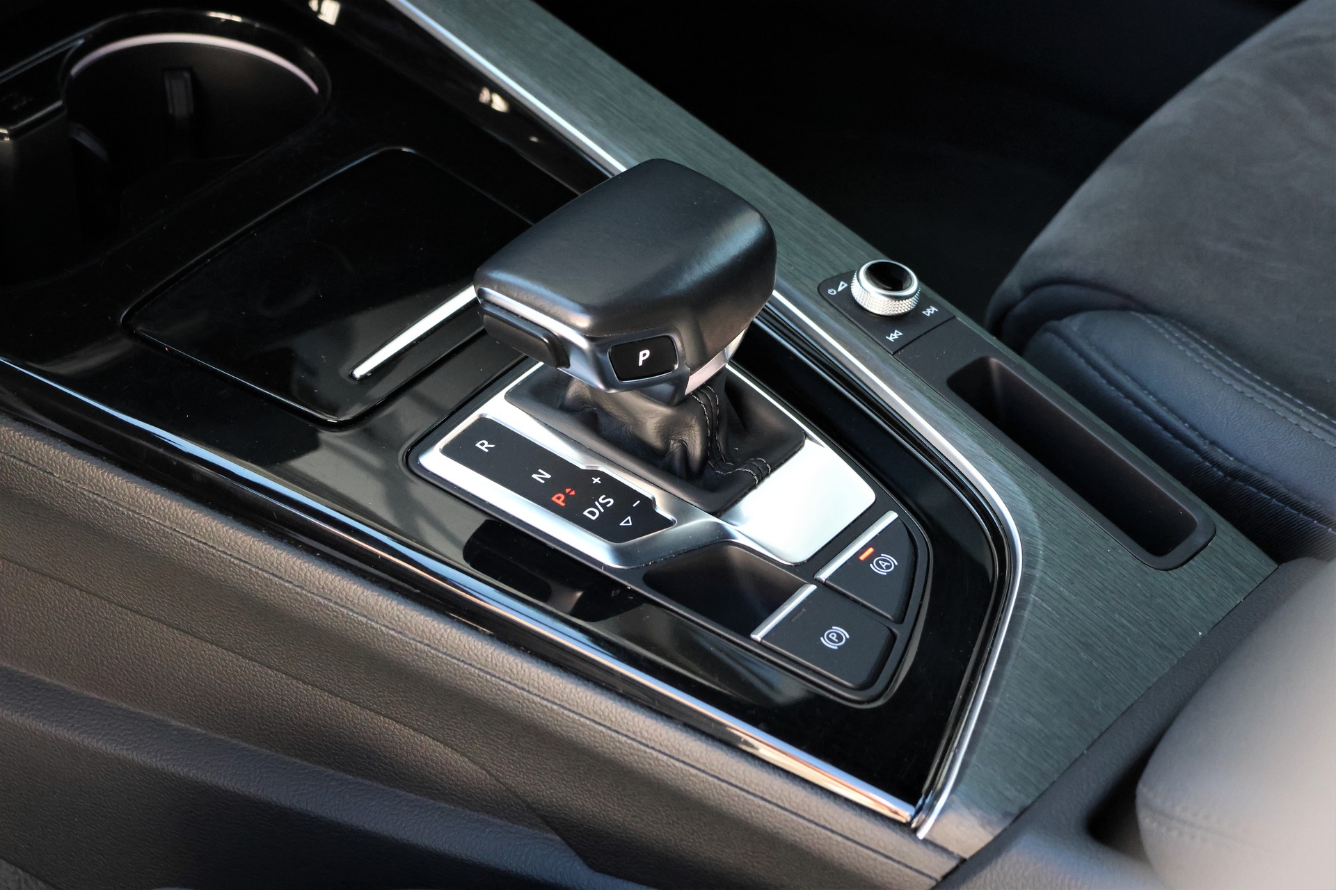 AUDI A4 allroad 45 TFSI quattro S-tronic-image-9