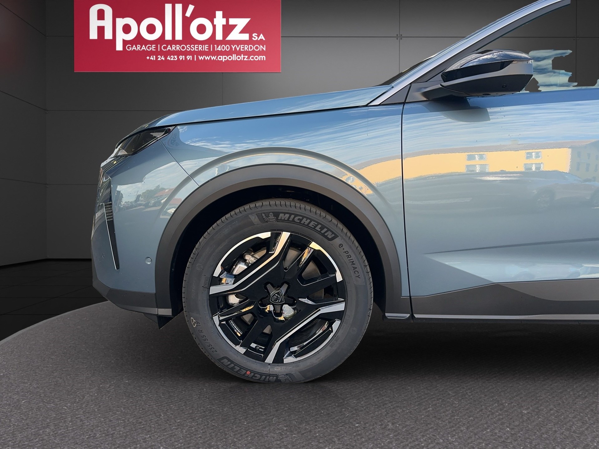 PEUGEOT 5008 210 73kWh Allure-showroom-element-3