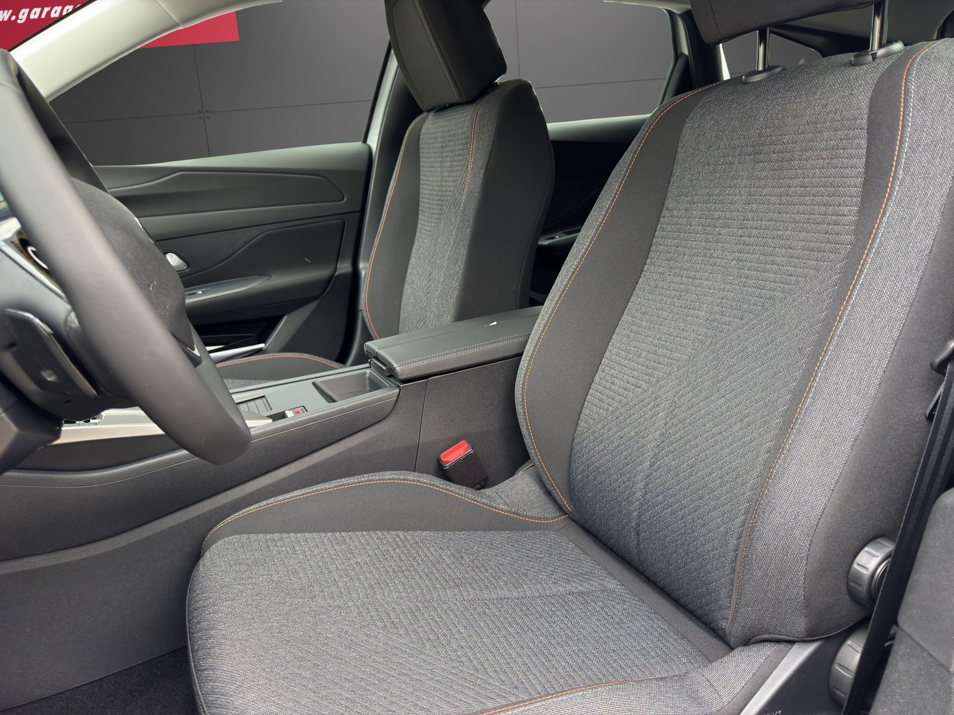 PEUGEOT 308 SW 1.2 HEV Style-image-5