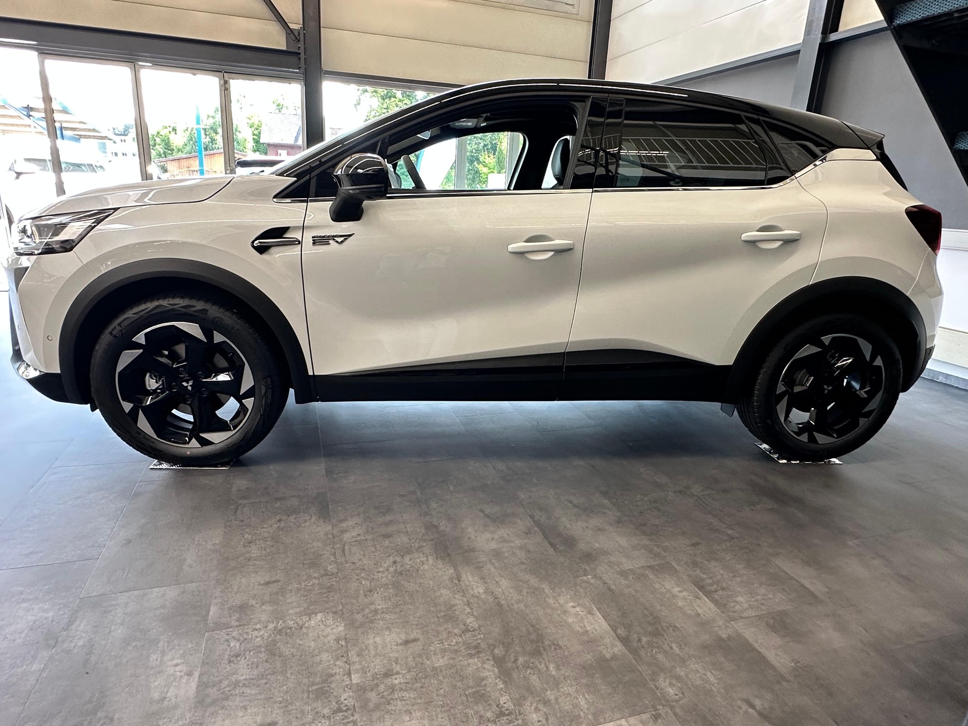 MITSUBISHI ASX 1.6 HEV Instyle-showroom-element-1