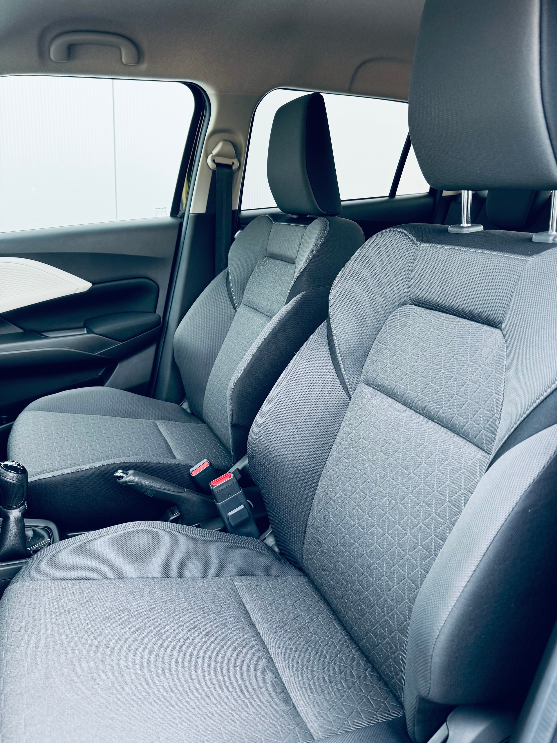 SUZUKI "NEW" Swift 1.2 Compact+ Hybrid 4x4-image-5