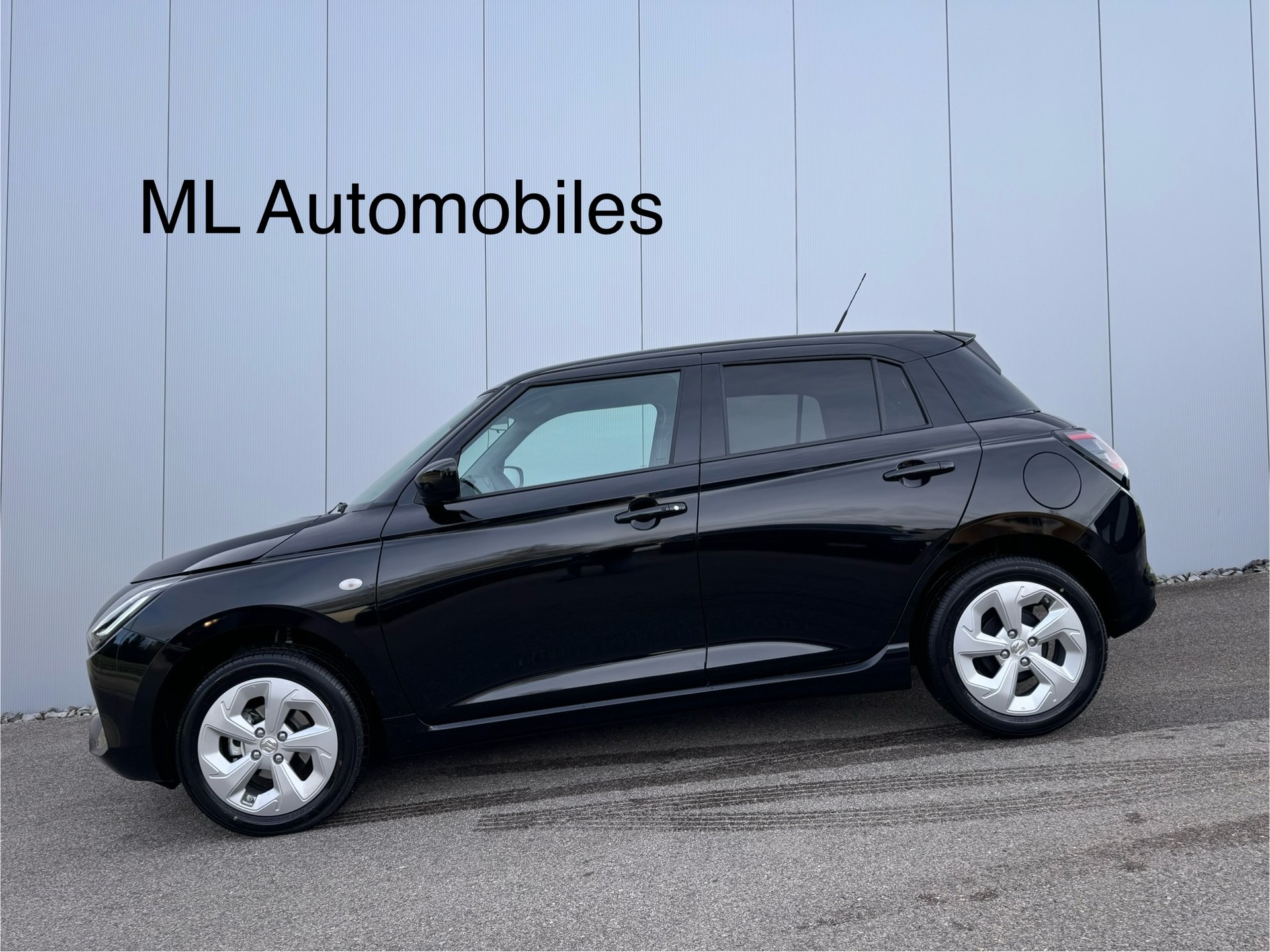 SUZUKI "NEW" Swift 1.2 Compact+ Hybrid 4x4-image-1