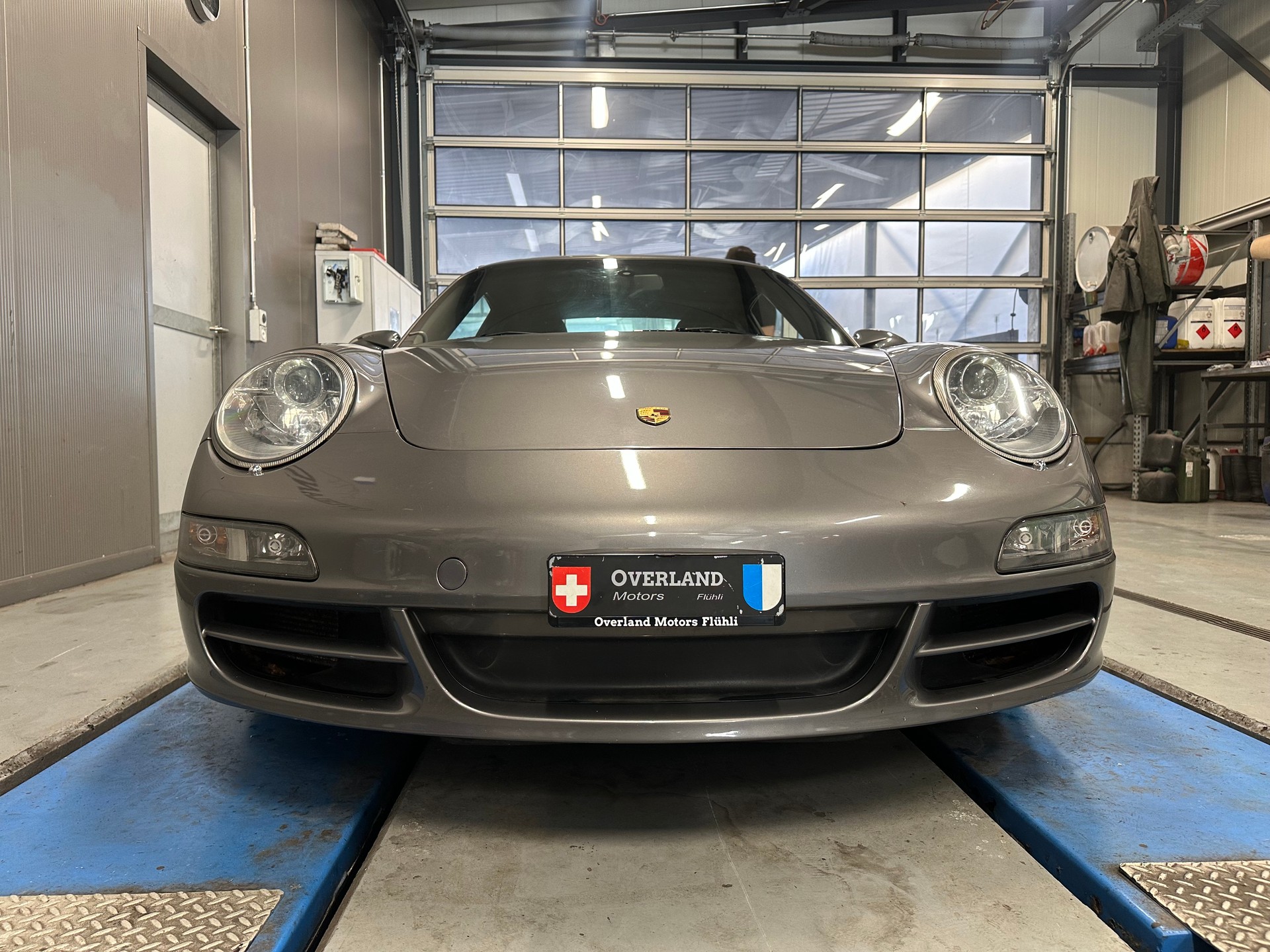 PORSCHE 911 Carrera 4-image-7