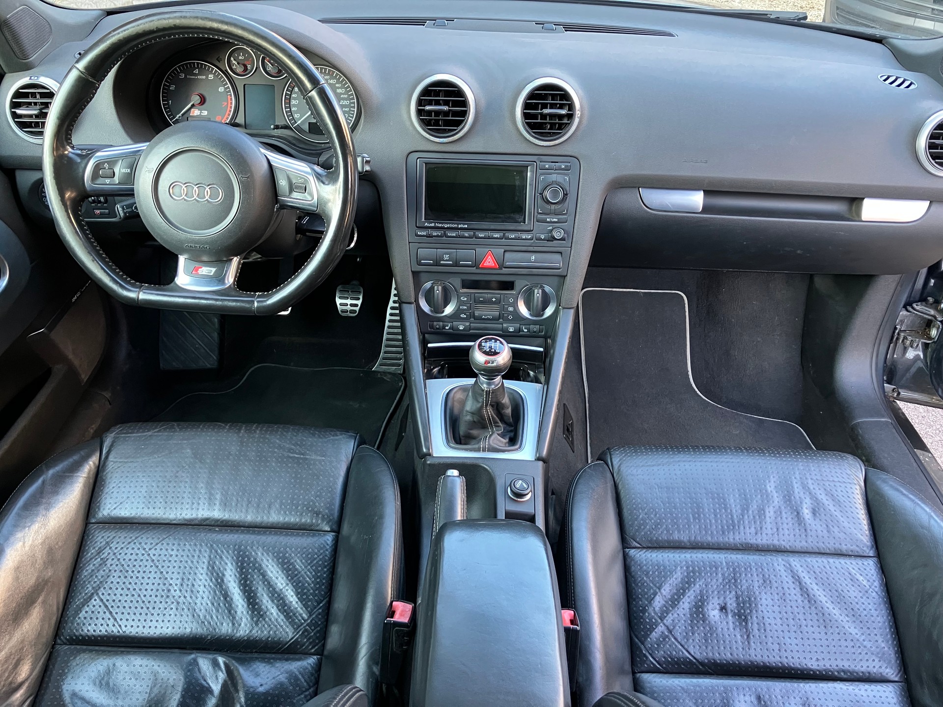 AUDI S3 2.0 Turbo FSI quattro-image-7
