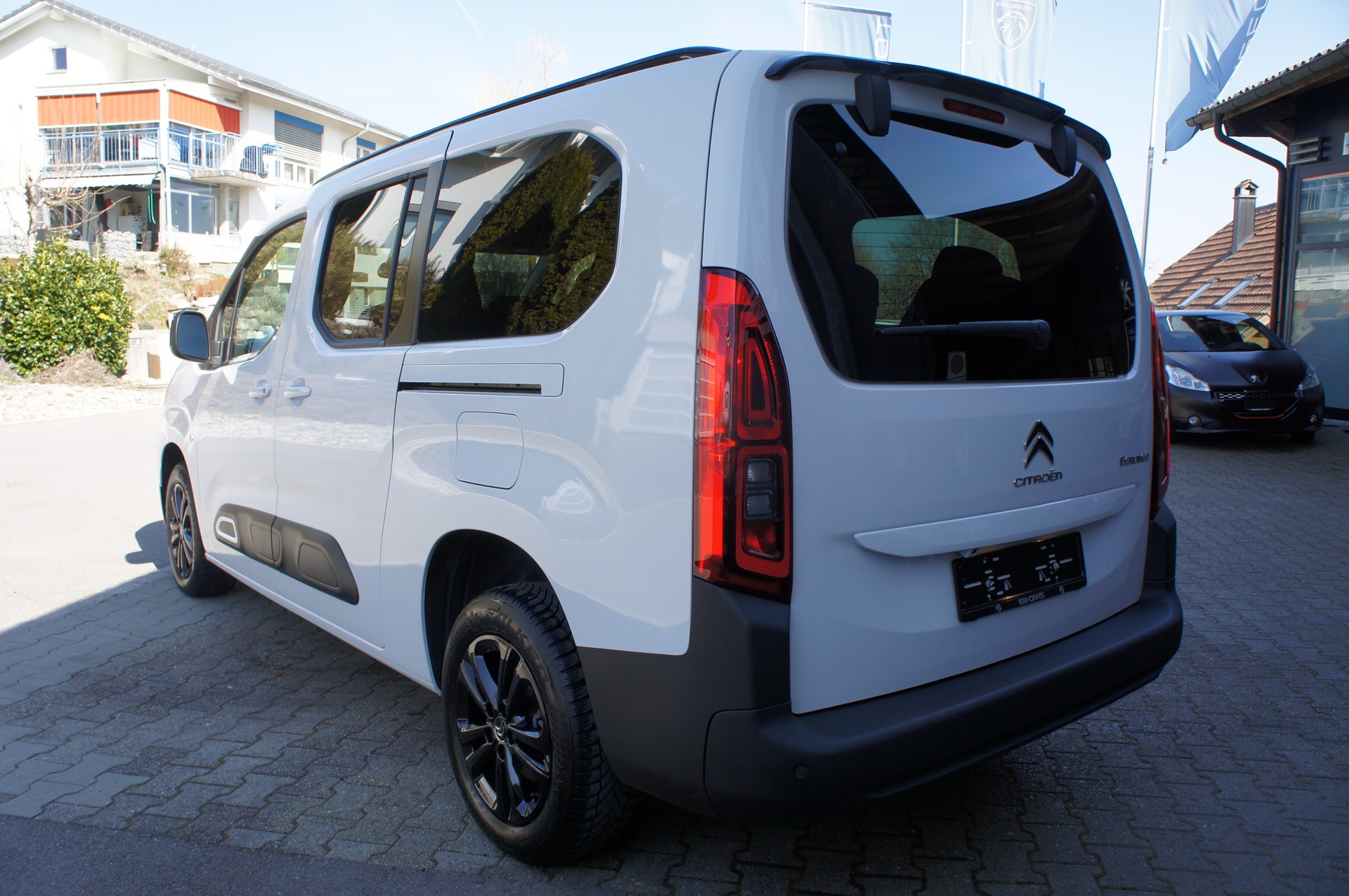 CITROEN Berlingo XL 1.5 BlueHDi 7 Plätze Max EAT8-showroom-element-2