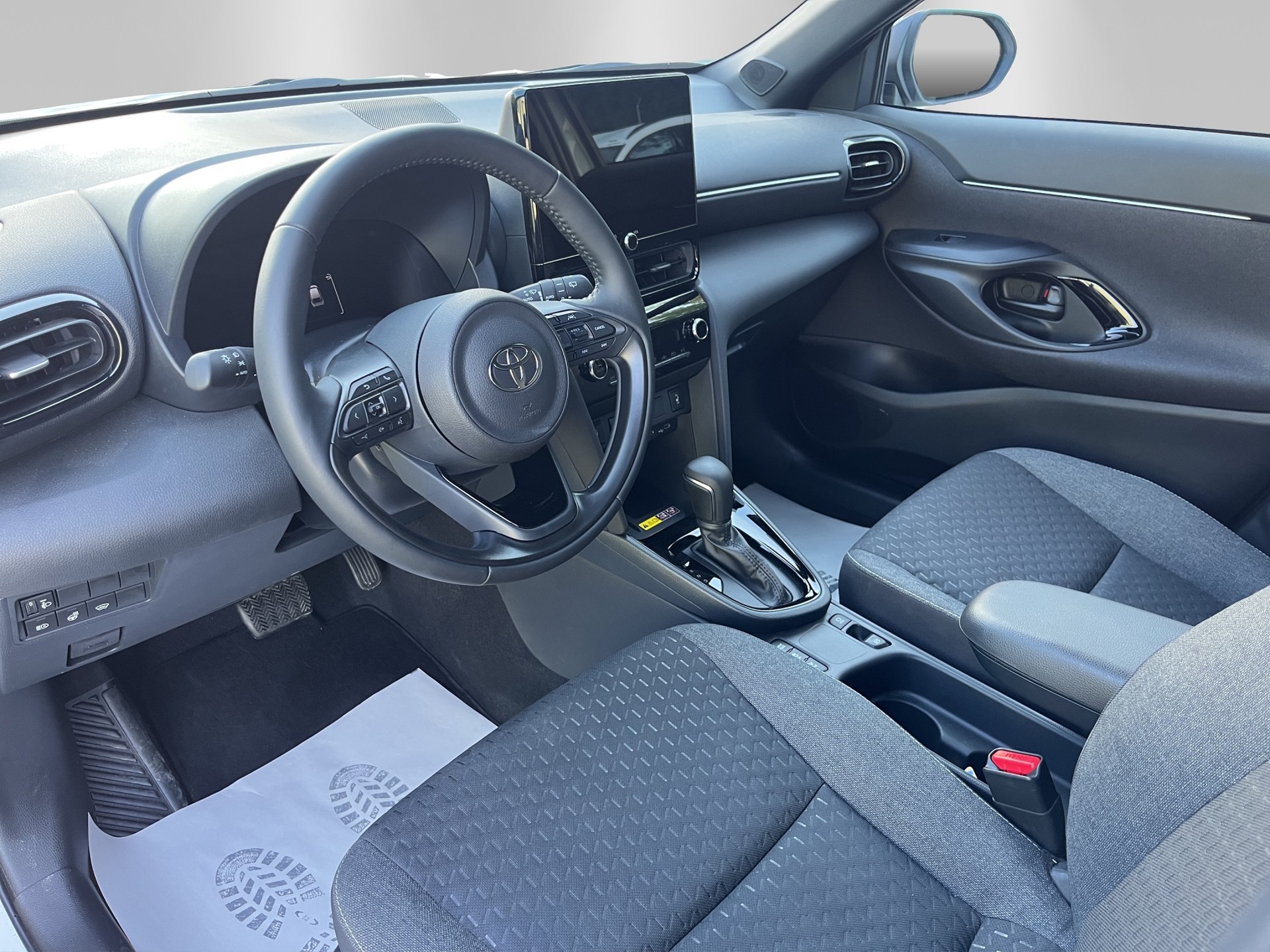 TOYOTA Yaris Cross 1.5 Trend e-CVT AWDi-image-7