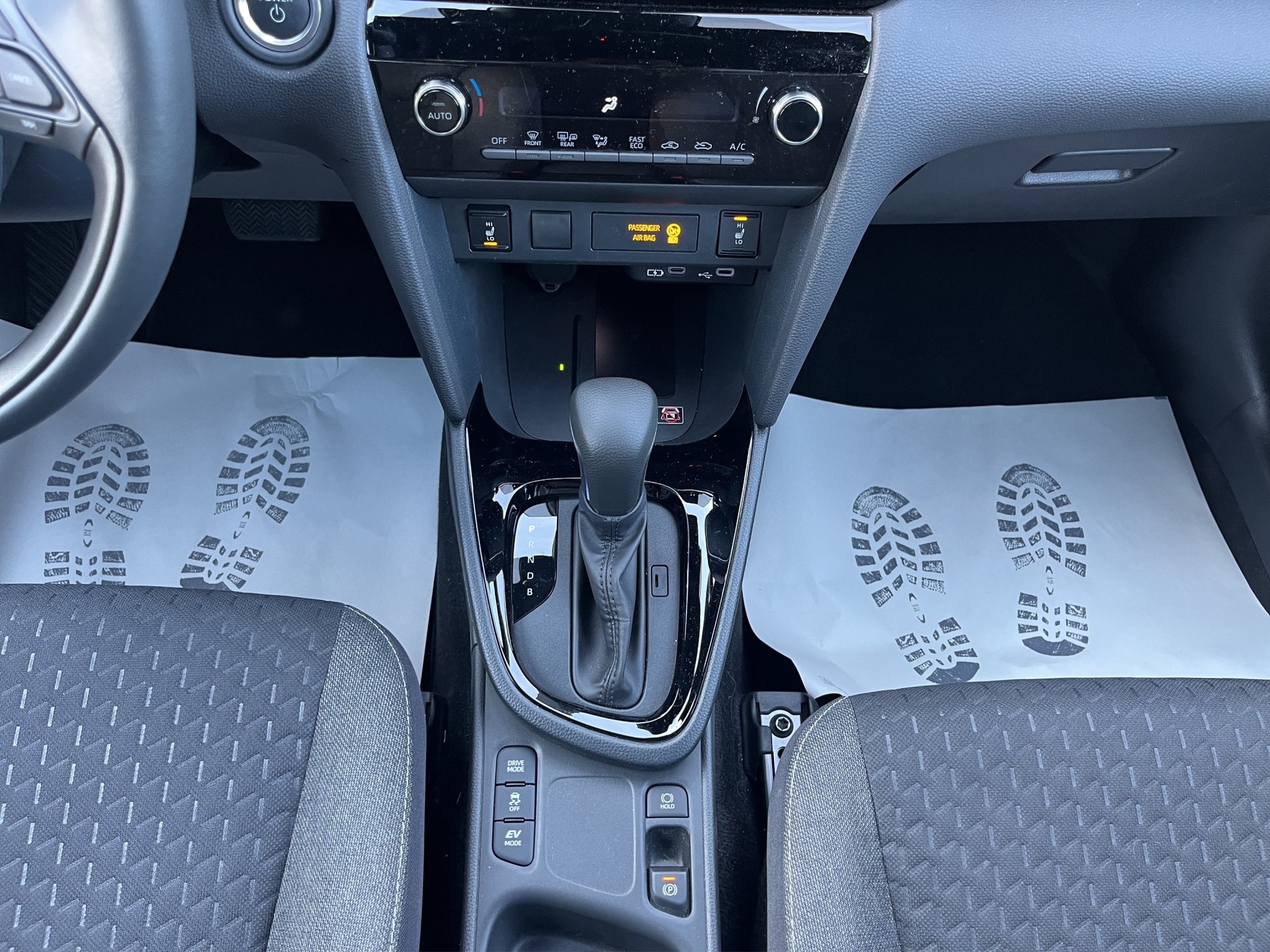 TOYOTA Yaris Cross 1.5 Trend e-CVT AWDi-image-10