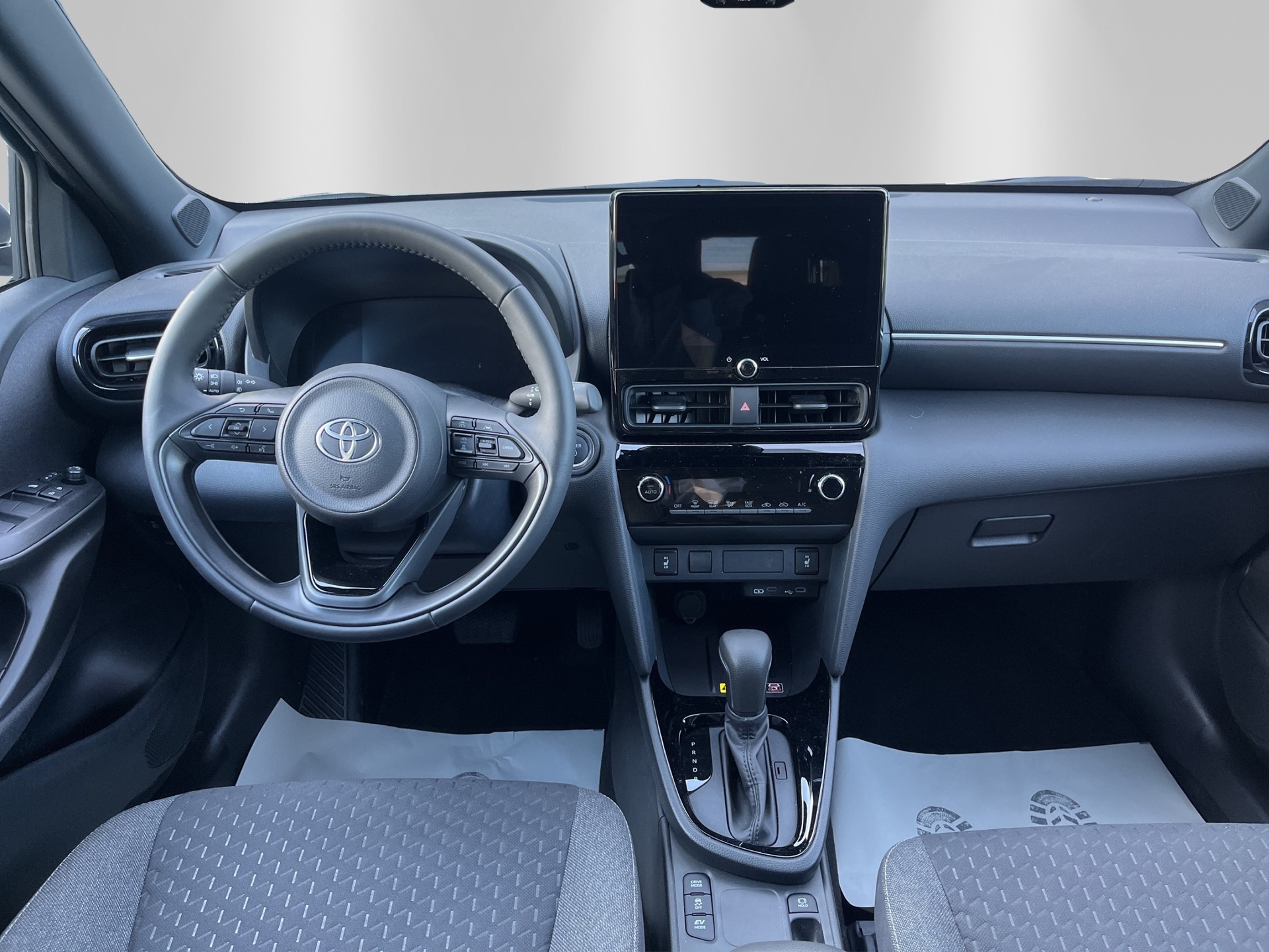 TOYOTA Yaris Cross 1.5 Trend e-CVT AWDi-image-8