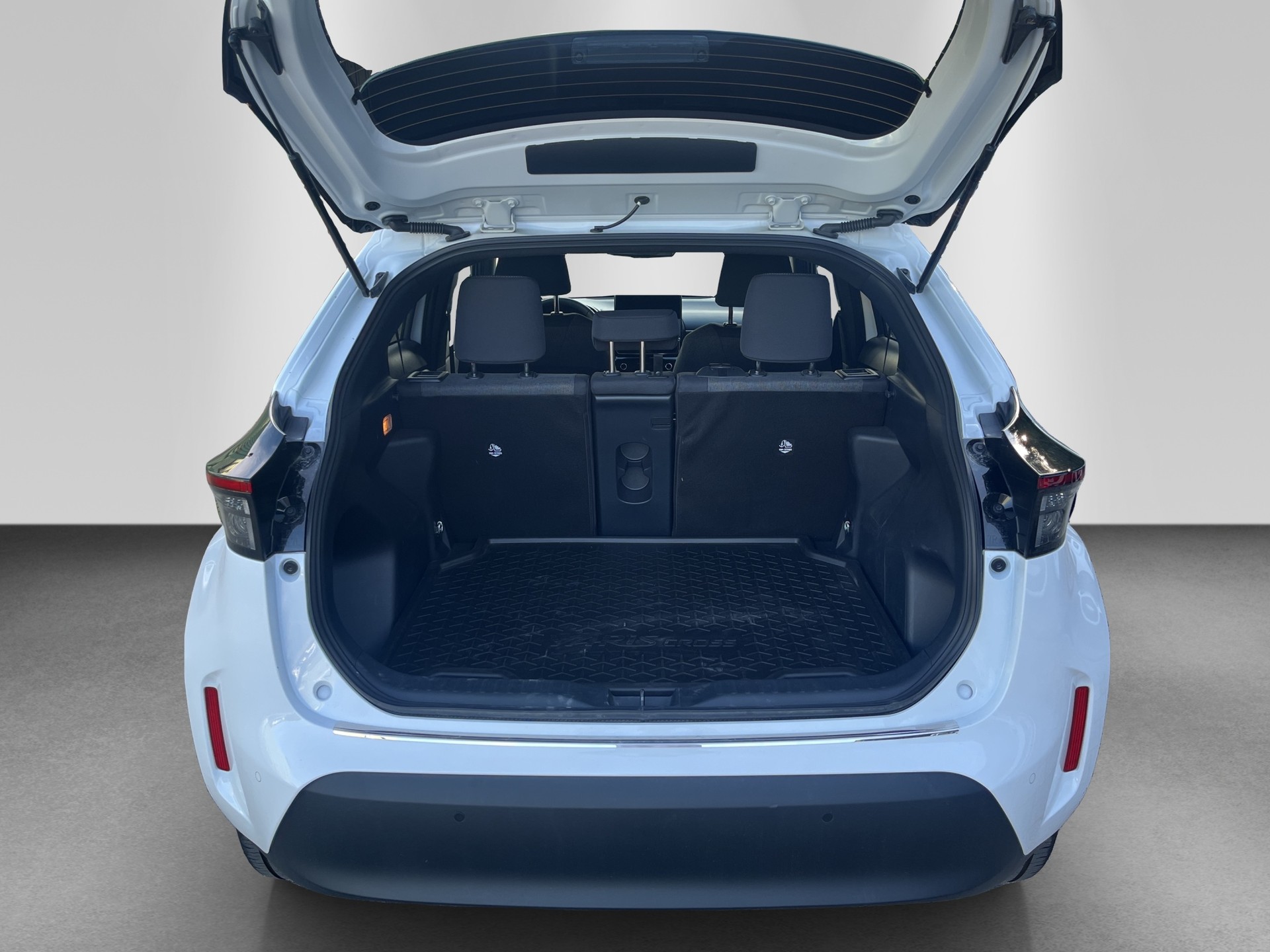 TOYOTA Yaris Cross 1.5 Trend e-CVT AWDi-image-15