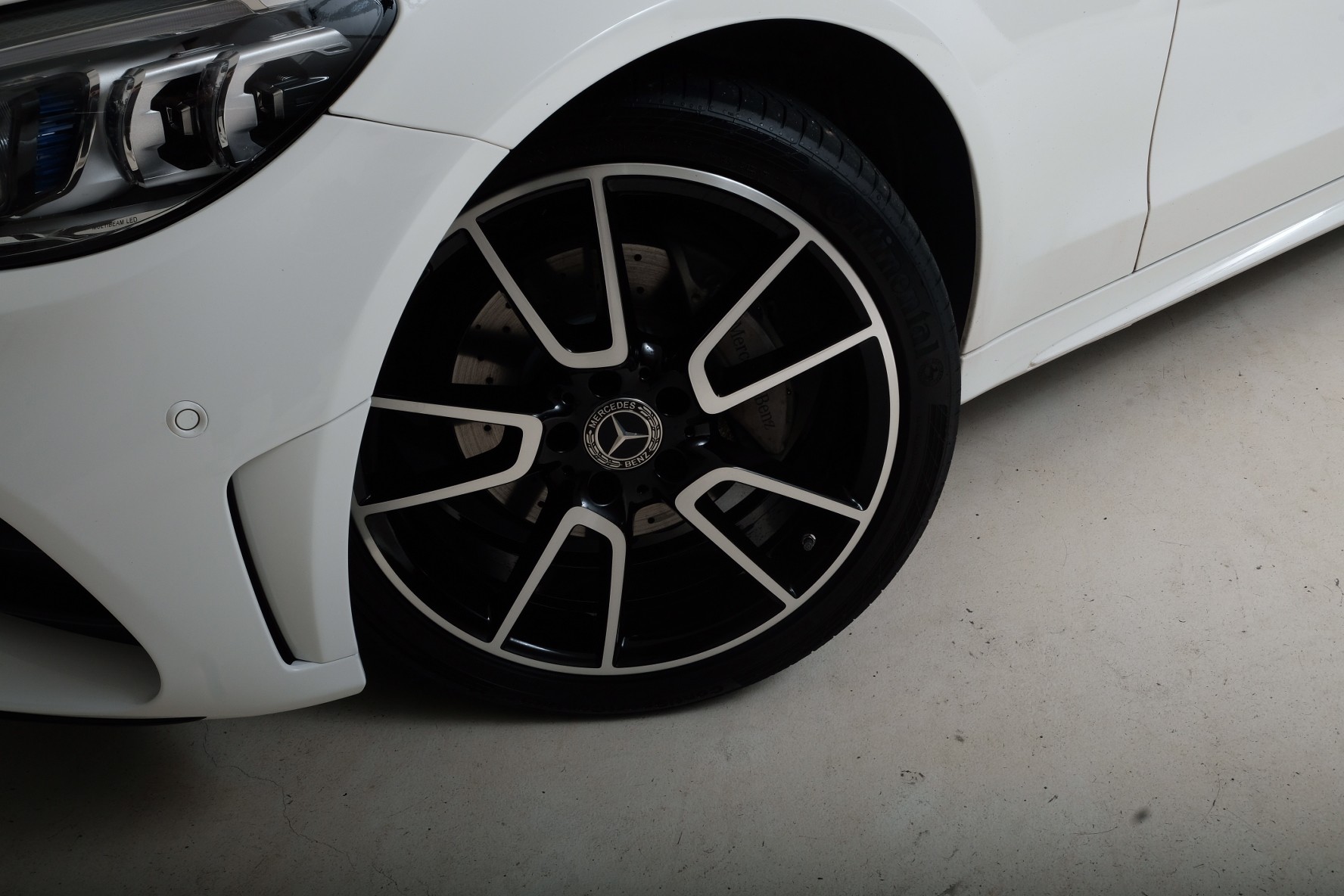 MERCEDES-BENZ C 220 d Swiss Star AMG Line 4M 9G-Tronic-showroom-element-1