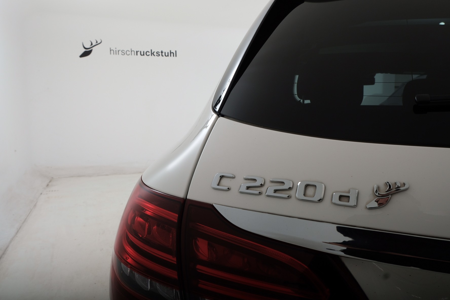 MERCEDES-BENZ C 220 d Swiss Star AMG Line 4M 9G-Tronic-showroom-element-3