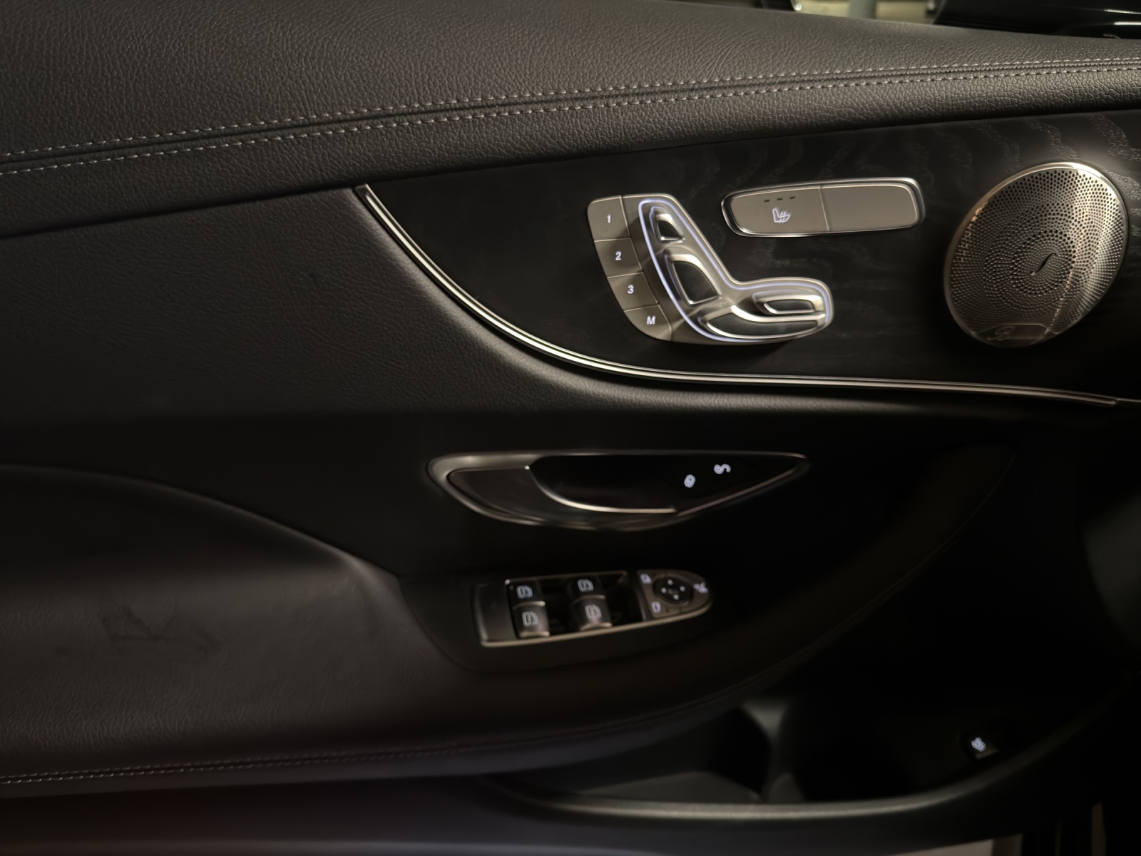 Image MERCEDES-BENZ E-200 E 200 Coupé 4Matic AMG Line 9G-Tronic