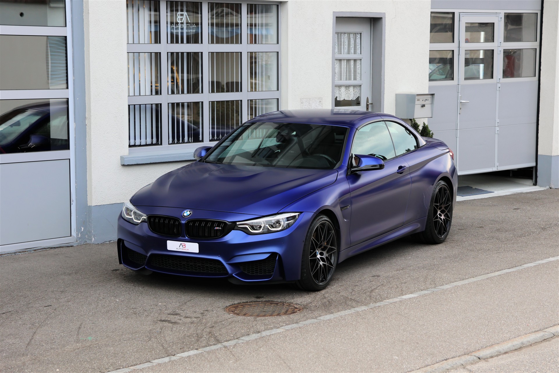 BMW M4 Cabriolet Drivelogic M Competition "Frozen Blue 2"
