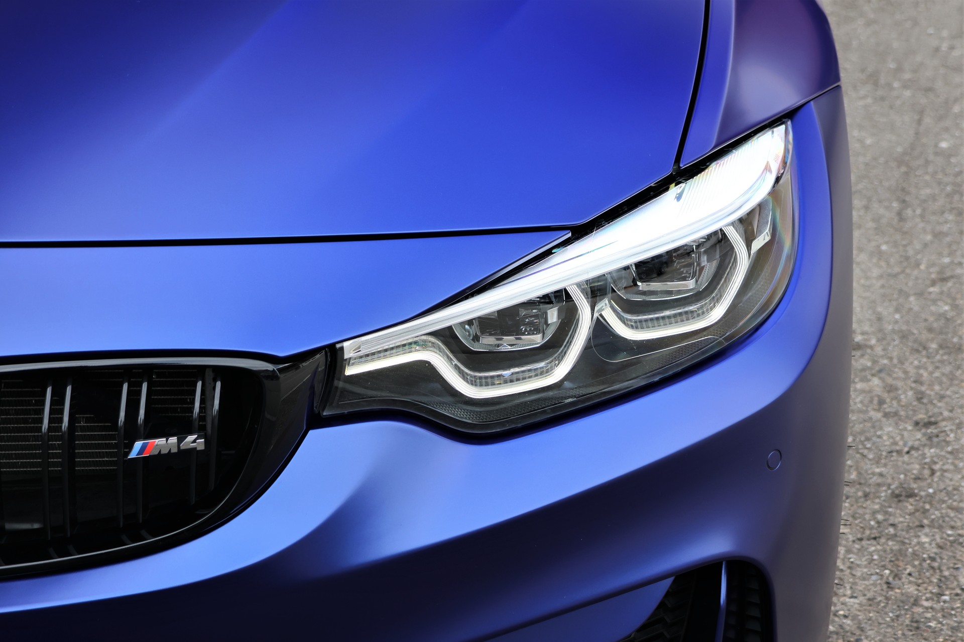 BMW M4 Cabriolet Drivelogic M Competition "Frozen Blue 2"-showroom-element-1