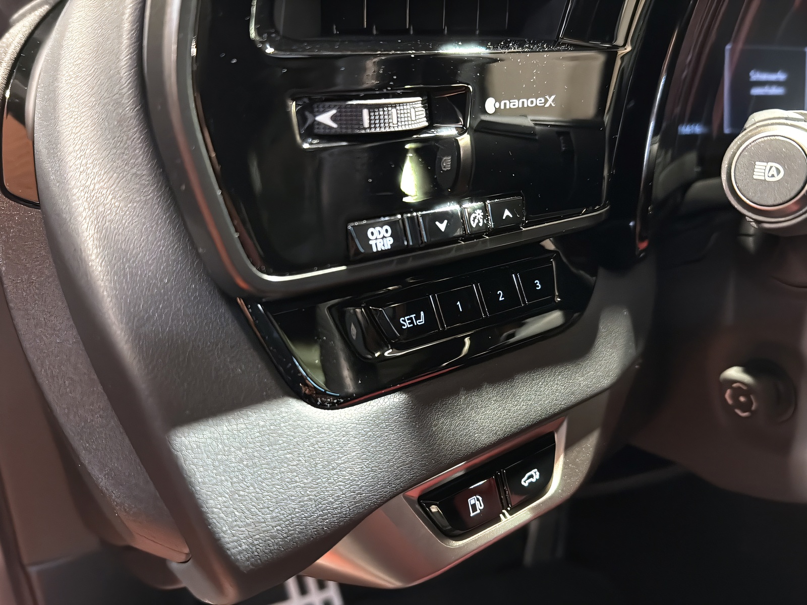 LEXUS RX 500h F Sport AWD-image-13