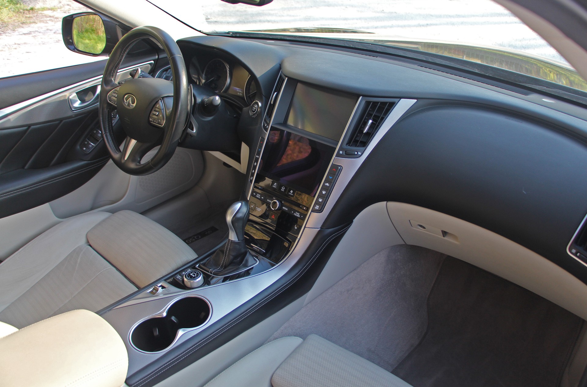 INFINITI Q50S 35h AWD Automatic-image-9