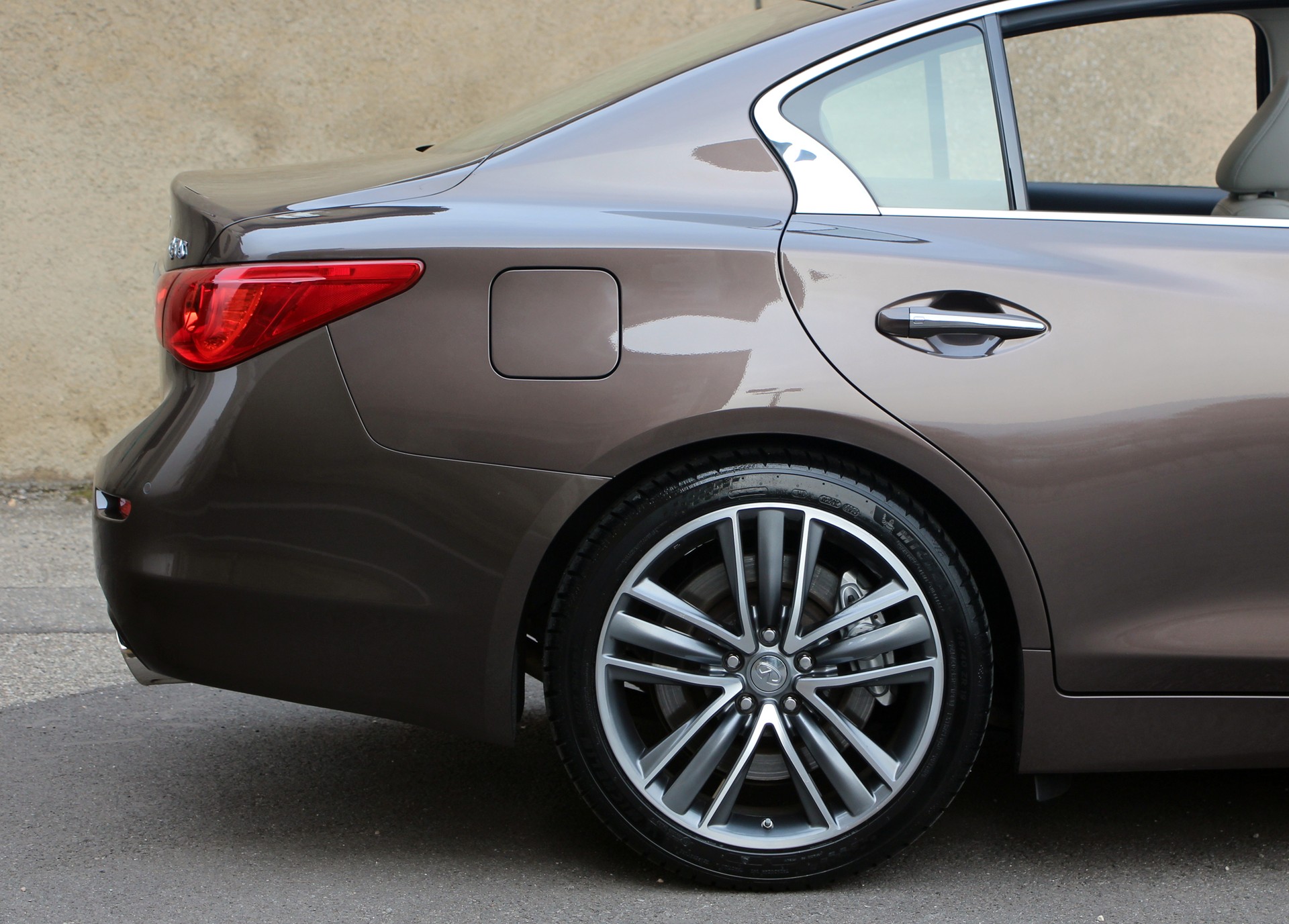 INFINITI Q50S 35h AWD Automatic-image-21