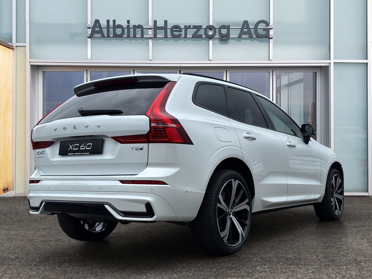 VOLVO XC60 2.0 T6 TE XCENTRIC eAWD-showroom-element-3