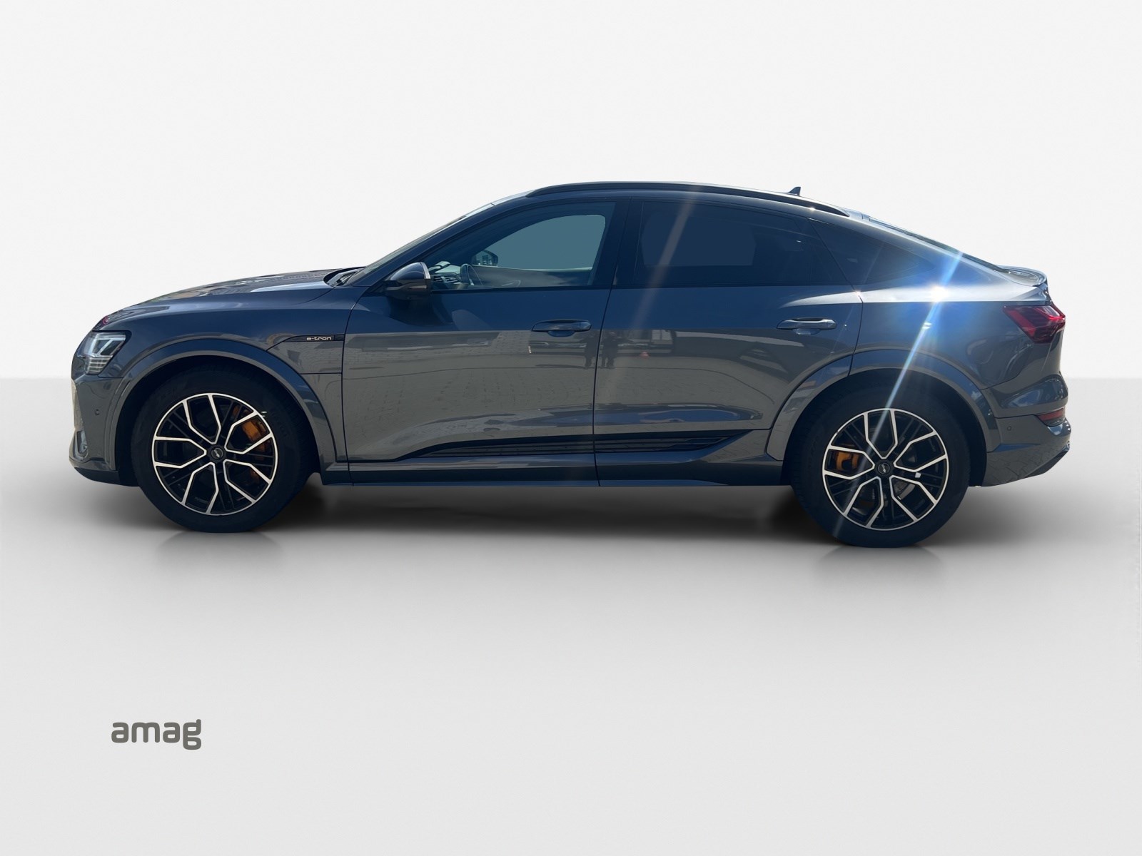 AUDI e-tron S Sportback quattro-showroom-element-1