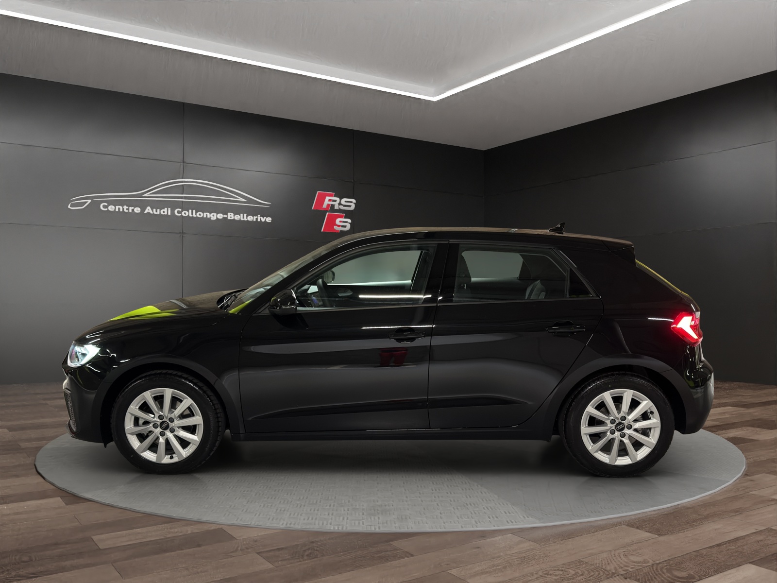 AUDI A1 Sportback 30 TFSI Attraction-showroom-element-2