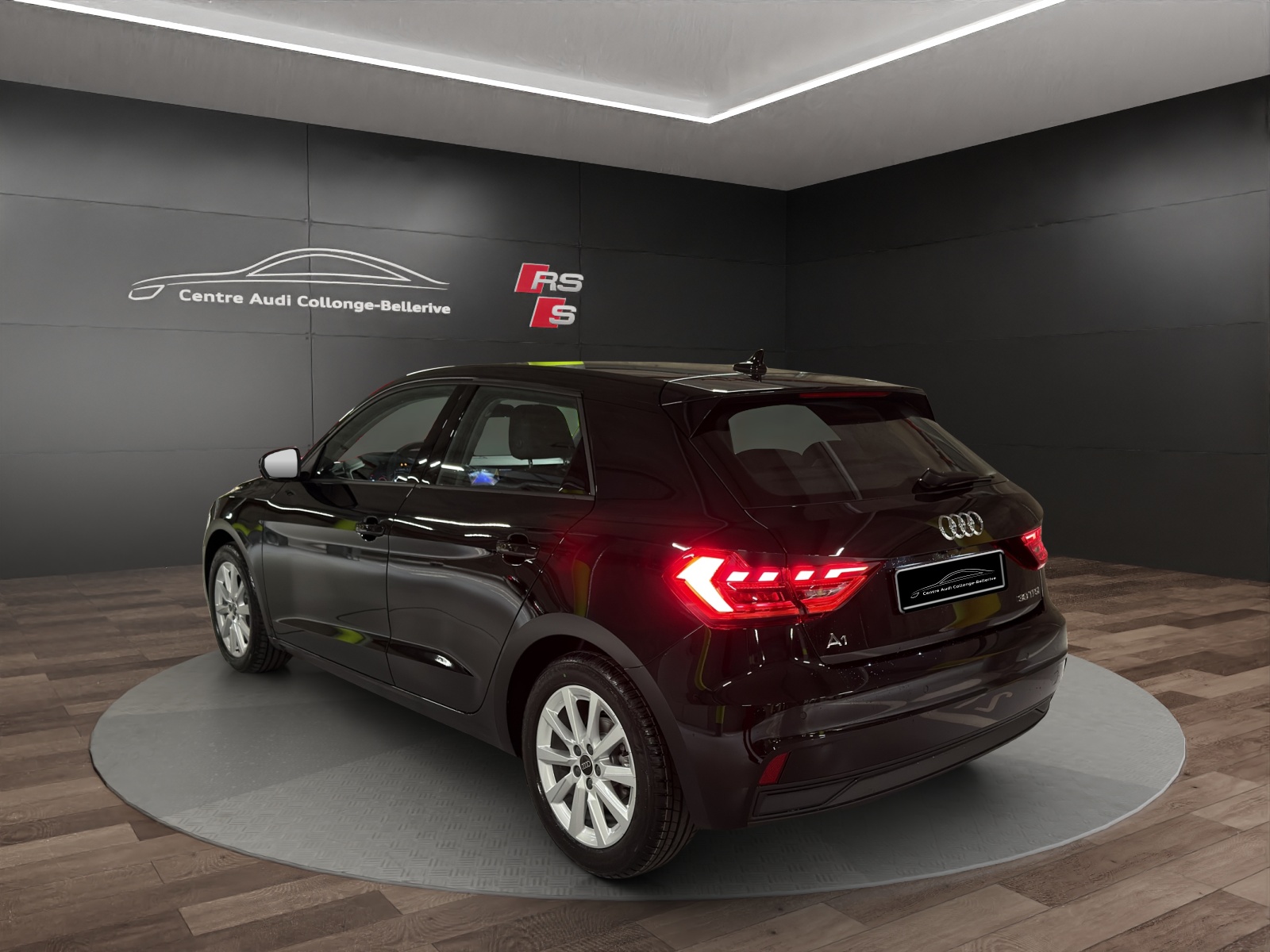 AUDI A1 Sportback 30 TFSI Attraction-showroom-element-3